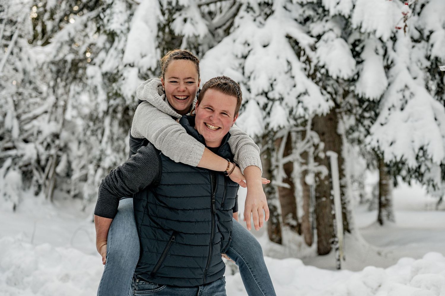 Wintershooting, Paarshooting, Jaunpass, Franjo von Allmen, Campinjaunpass, Schneeshooting, Loveshooting, Liebe, Winterparadies, Gastlosen,