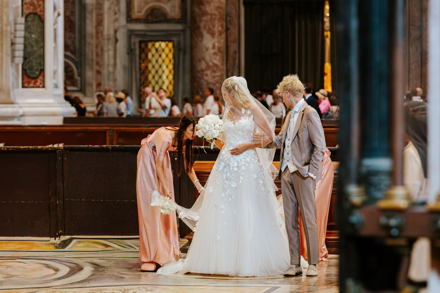 Fotografo di matrimoni e ritrati #weddingphotographer #luxurywedding #weddingvatican #tuscanyphotographer #italywedding #romephotographer