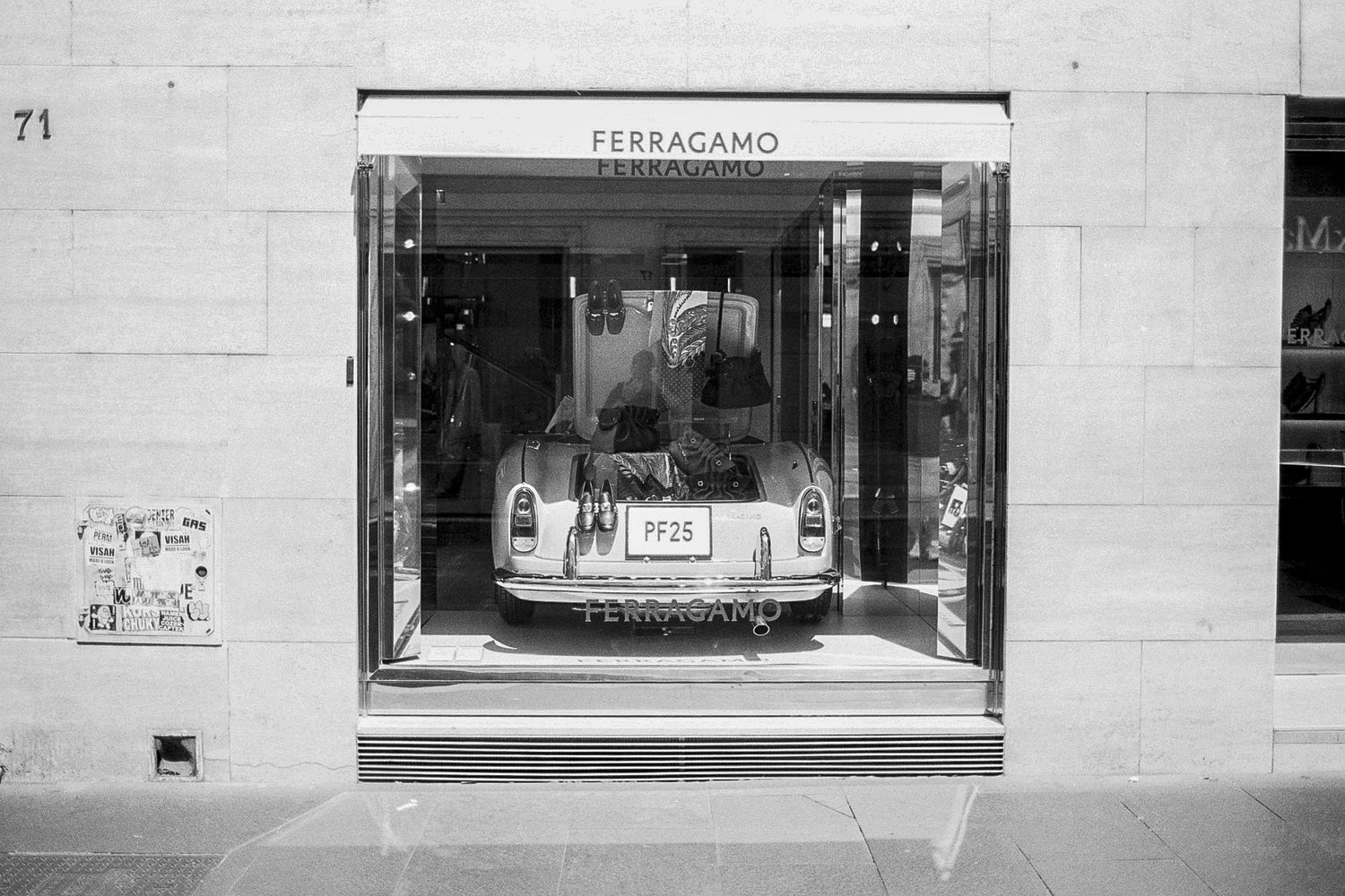 Fotografo di matrimoni e ritratti di lusso con sede a Roma. 
Rome Portrait Experience, Portrait Studio.
Roma, Toscana, Amalfi.