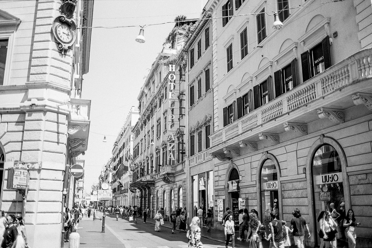 Fotografo di matrimoni e ritratti di lusso con sede a Roma. 
Rome Portrait Experience, Portrait Studio.
Roma, Toscana, Amalfi.