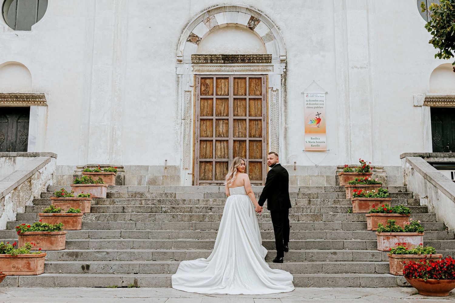 #weddingphotographer #destinationwedding #luxurywedding #weddinginspiration #weddingvatican #weddinginvatican #vaticanwedding #italywedding