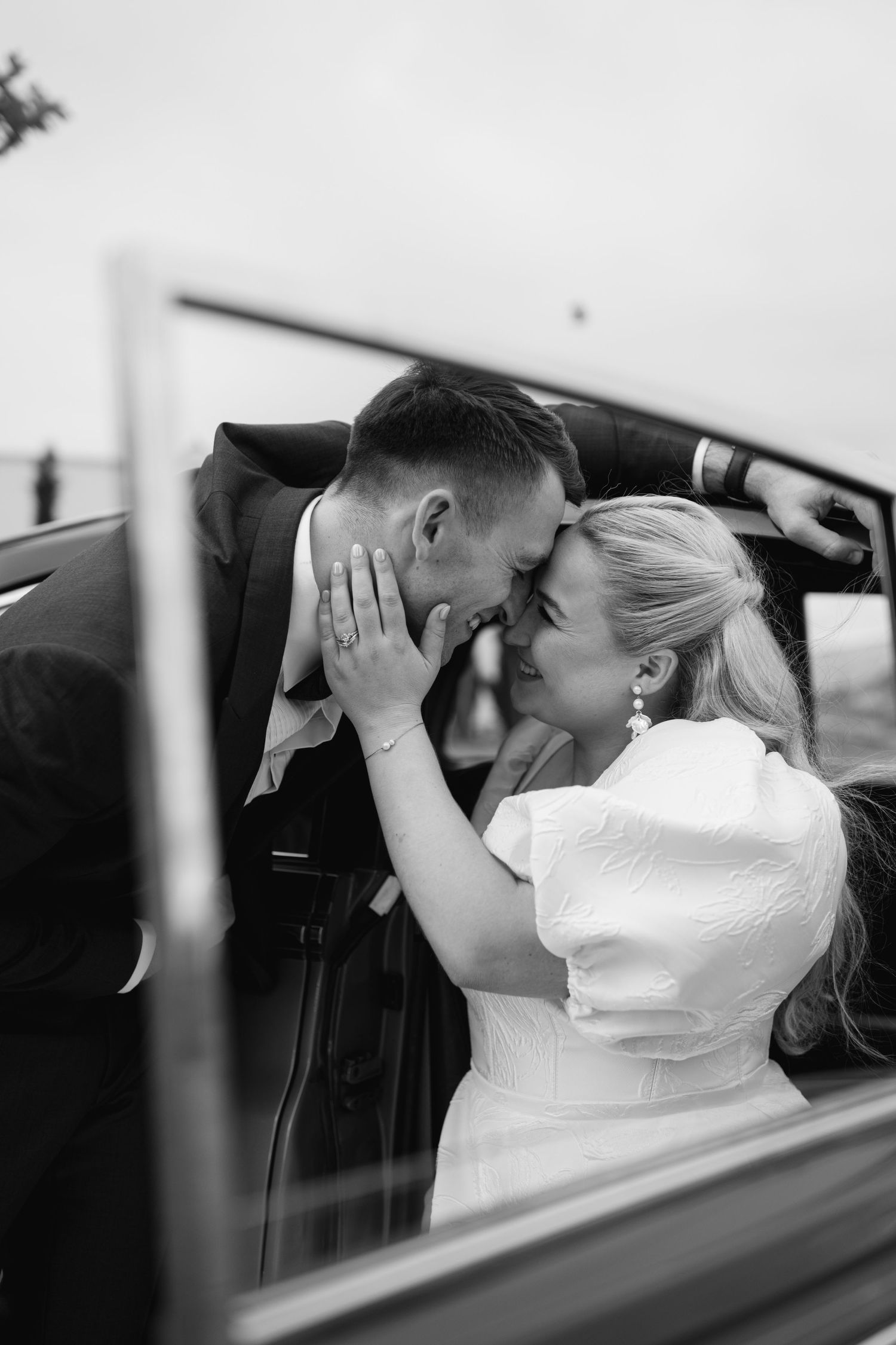 Wedding photo in car