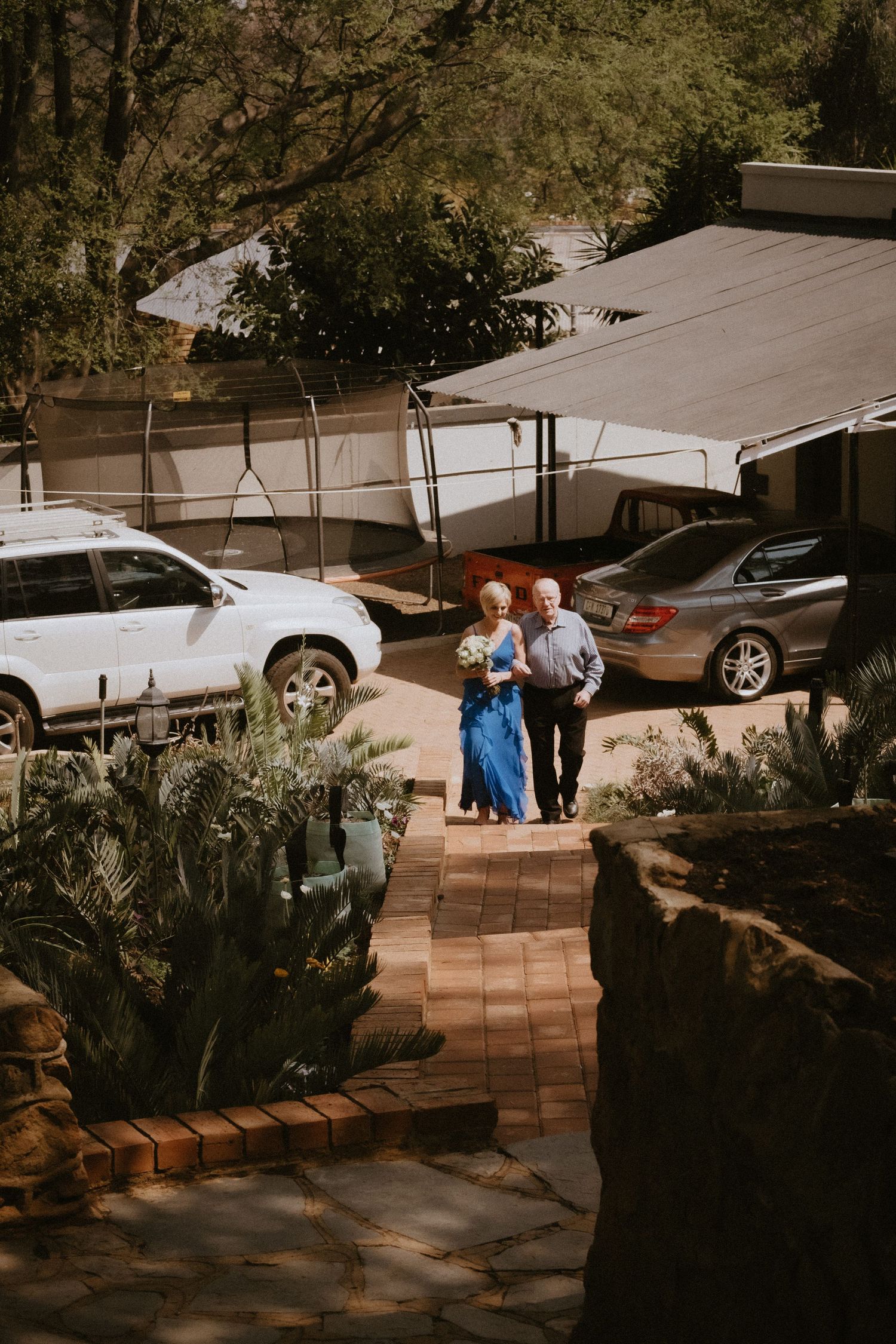 Father walking daughter down the isle