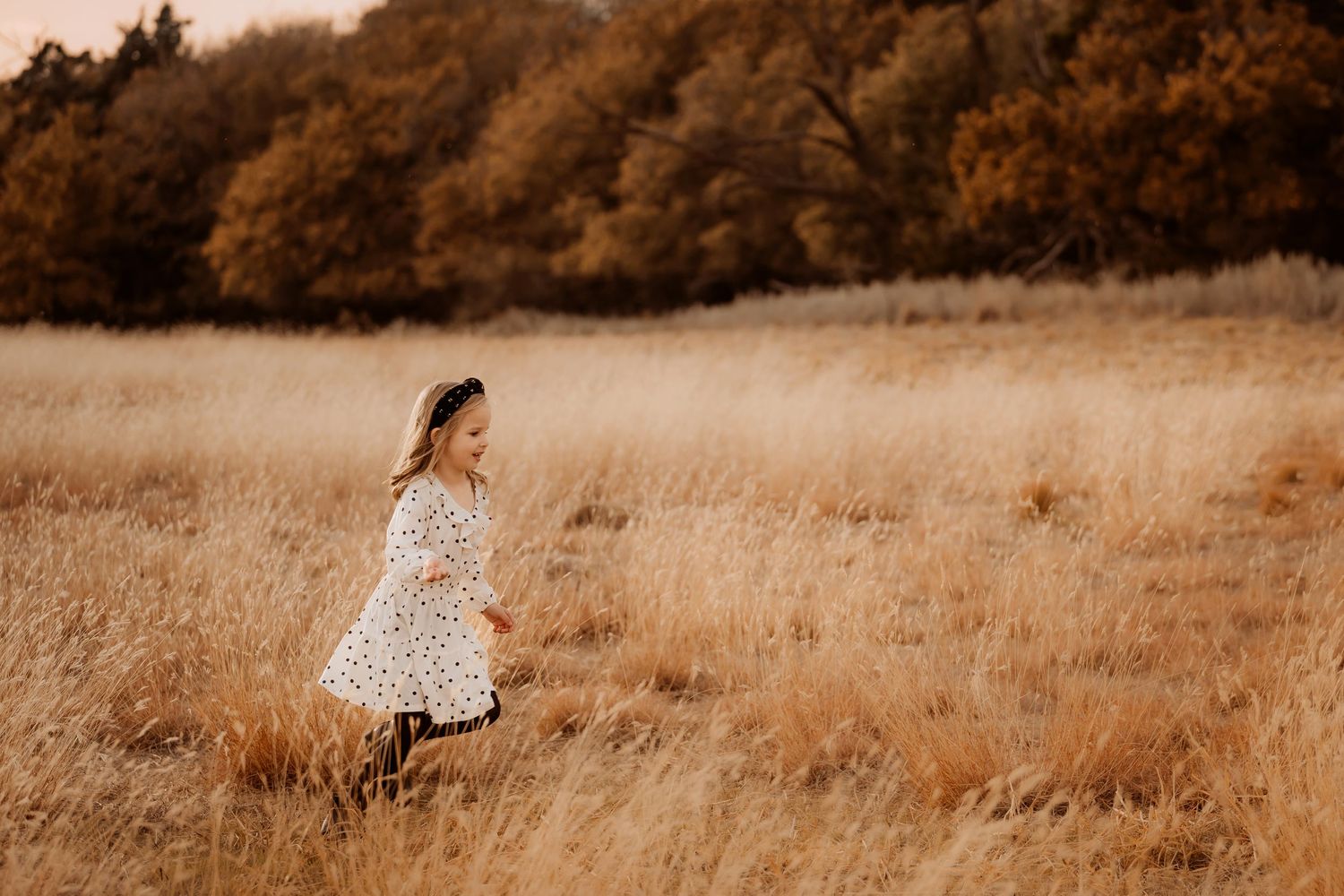 Altus Lawton Medicine Park Quartz Mountain State Park, Family Photoshoot Session, siblings mother, fields, Oklahoma sunset, trails