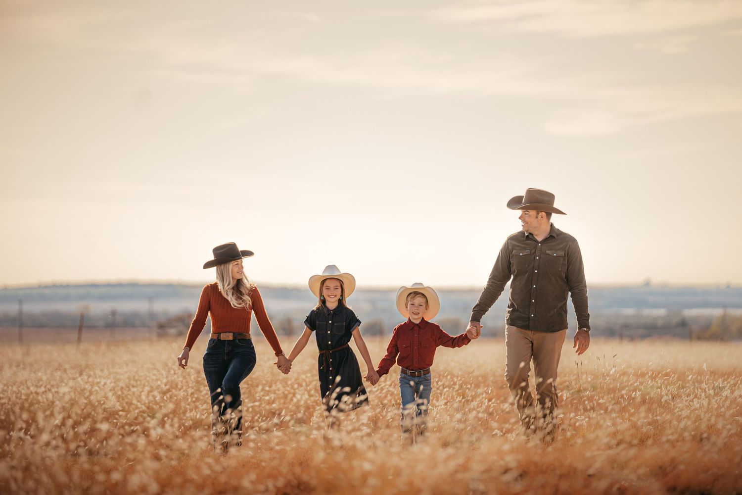 Altus Lawton Medicine Park Quartz Mountain State Park, Brundage Family Photoshoot Session, siblings mother, fields, Oklahoma sunset, trails