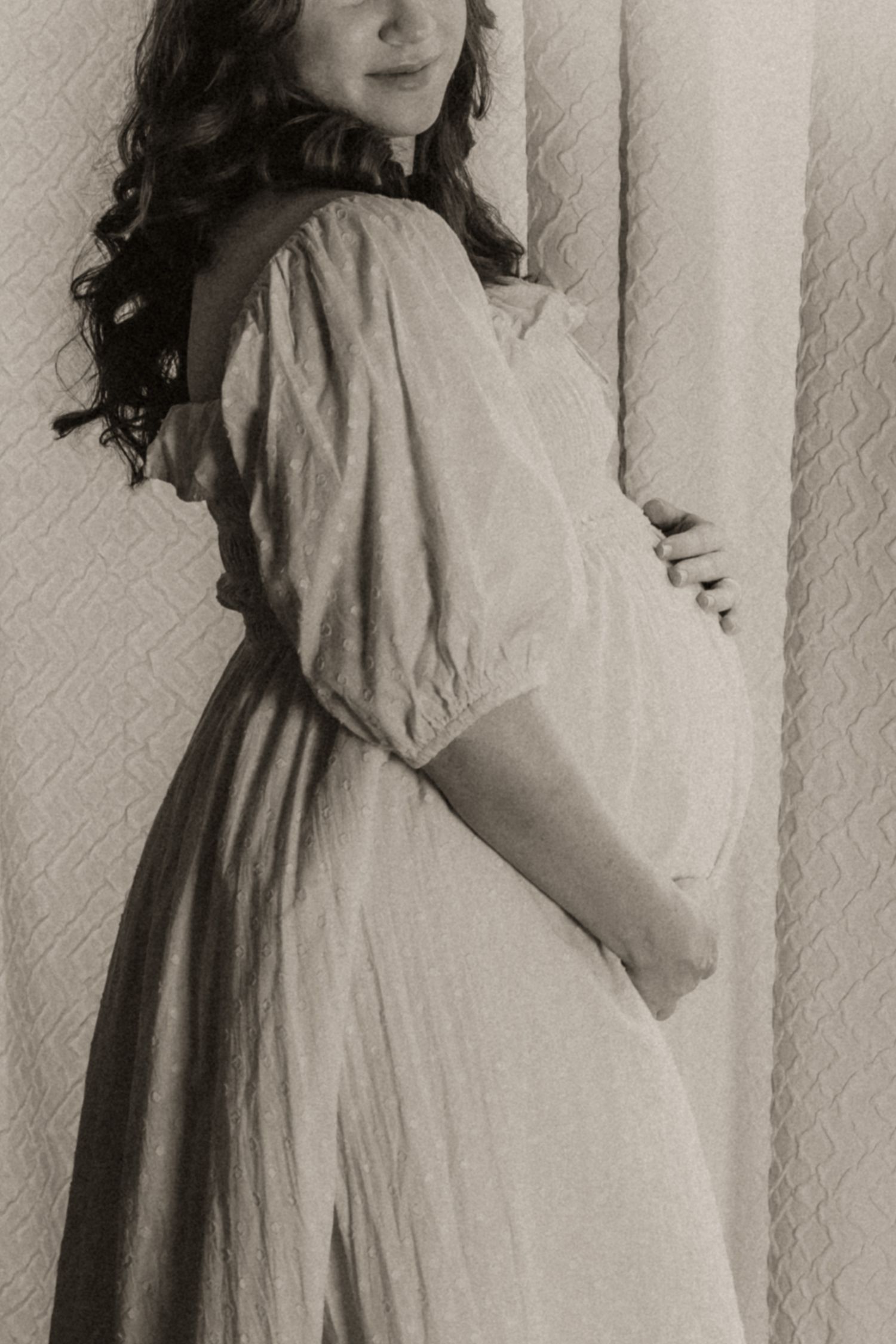 Maternity session photoshoot, in-home lifestyle, moody, vintage, grainy, couples, sweet, Altus Air Force Base Oklahoma AFB Home, Candid love