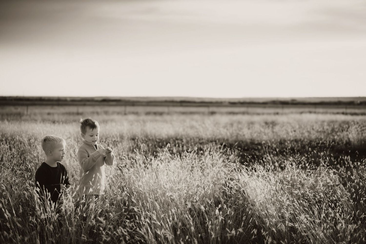 Altus Lawton Medicine Park Quartz Mountain State Park, Family Photoshoot Session, siblings mother, fields, Oklahoma sunset, trails