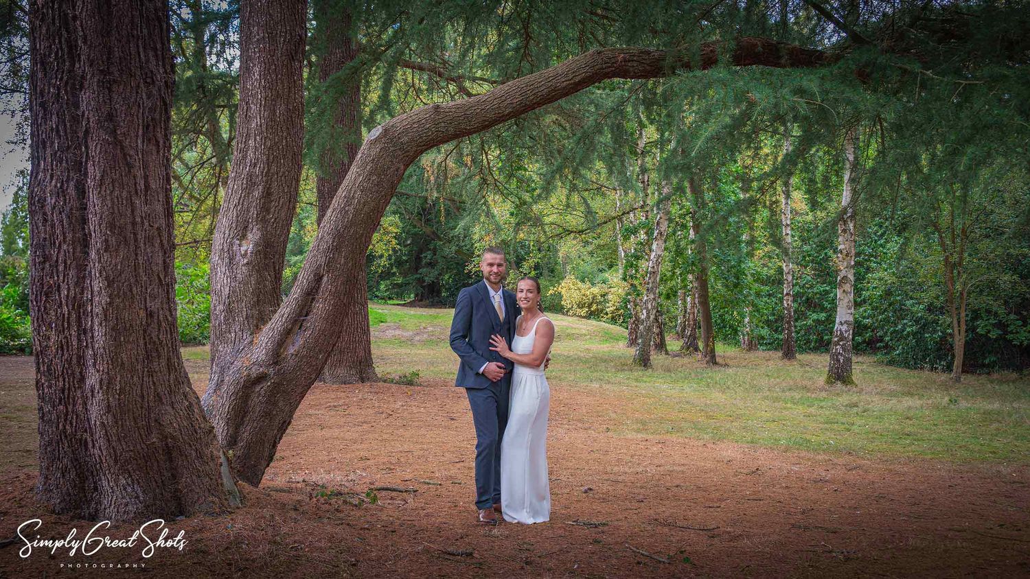 Hampton Manor wedding photographer capturing a wedding couples portrait in the 45 Acres of stunning estate country grounds.
