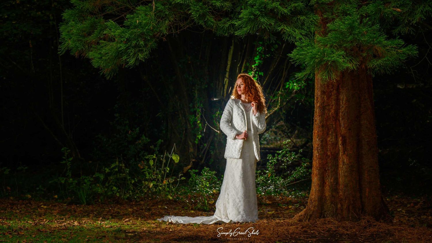 Coombe Abbey bridal wedding photos in the woodlands that border the Capability Brown landscaped gardens.