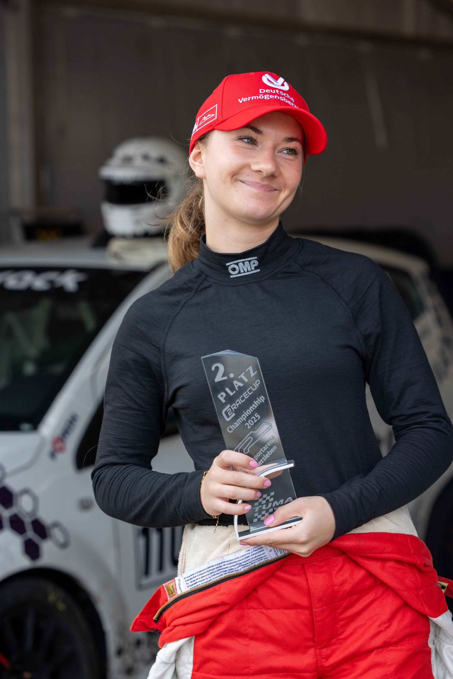 Laura Böhme mit ihrem Pokal