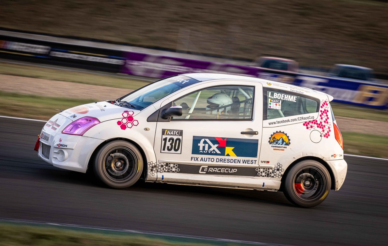 Laura Böhme auf einer schnellen Runde in der Motorsport Arena Oschersleben