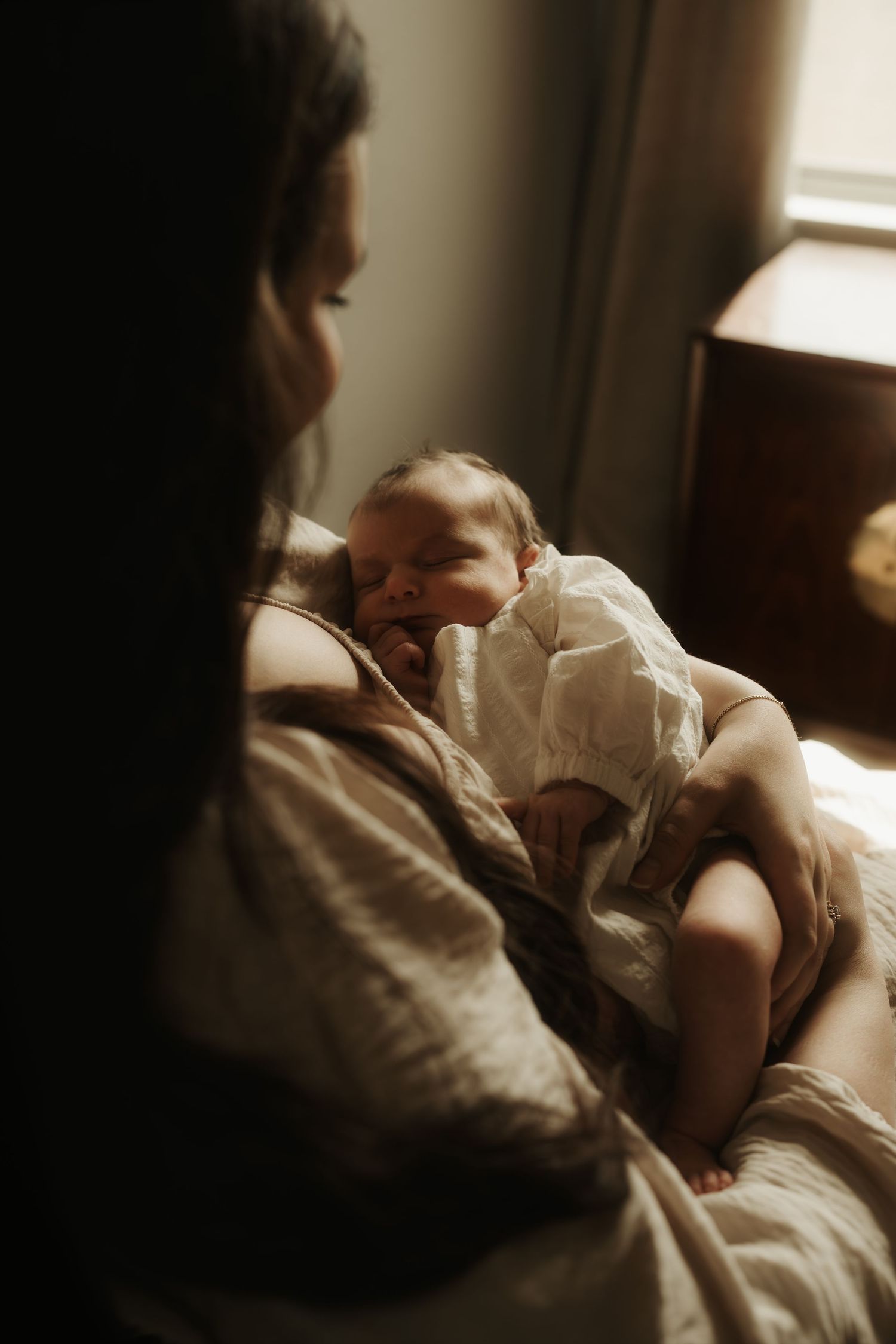 In home newborn session.
