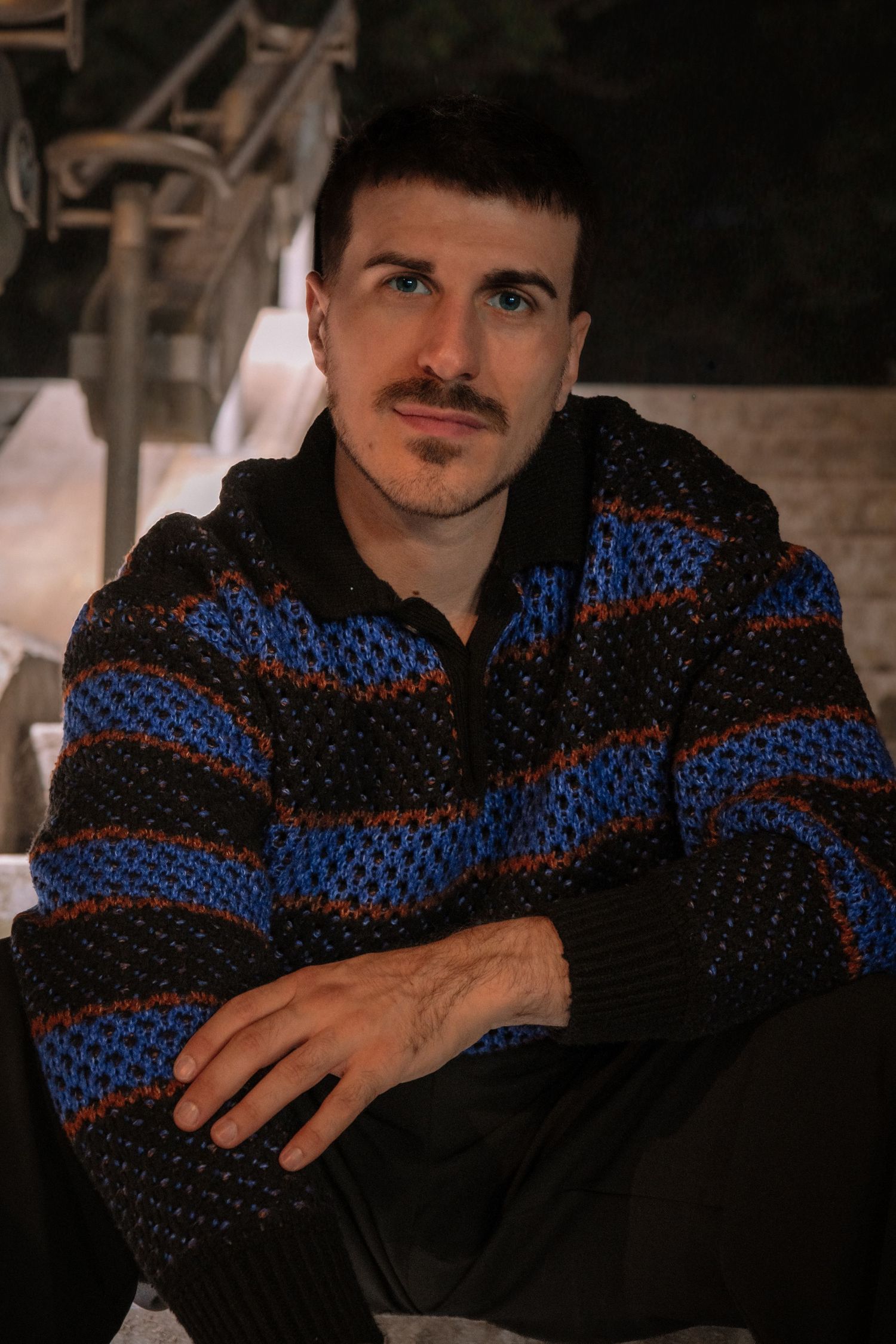 Nahes Portrait von Sandro mit ruhiger, markanter Ausstrahlung