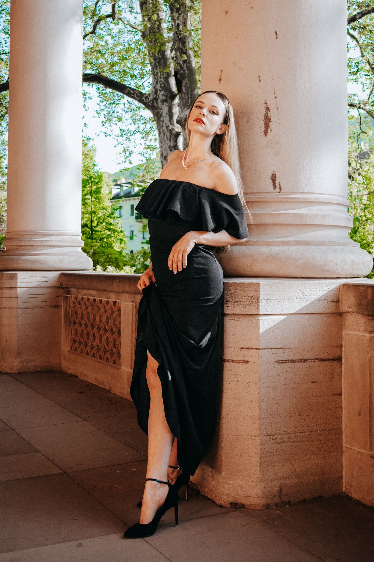Glamouröses Portrait von Hannah mit eleganter Ausstrahlung