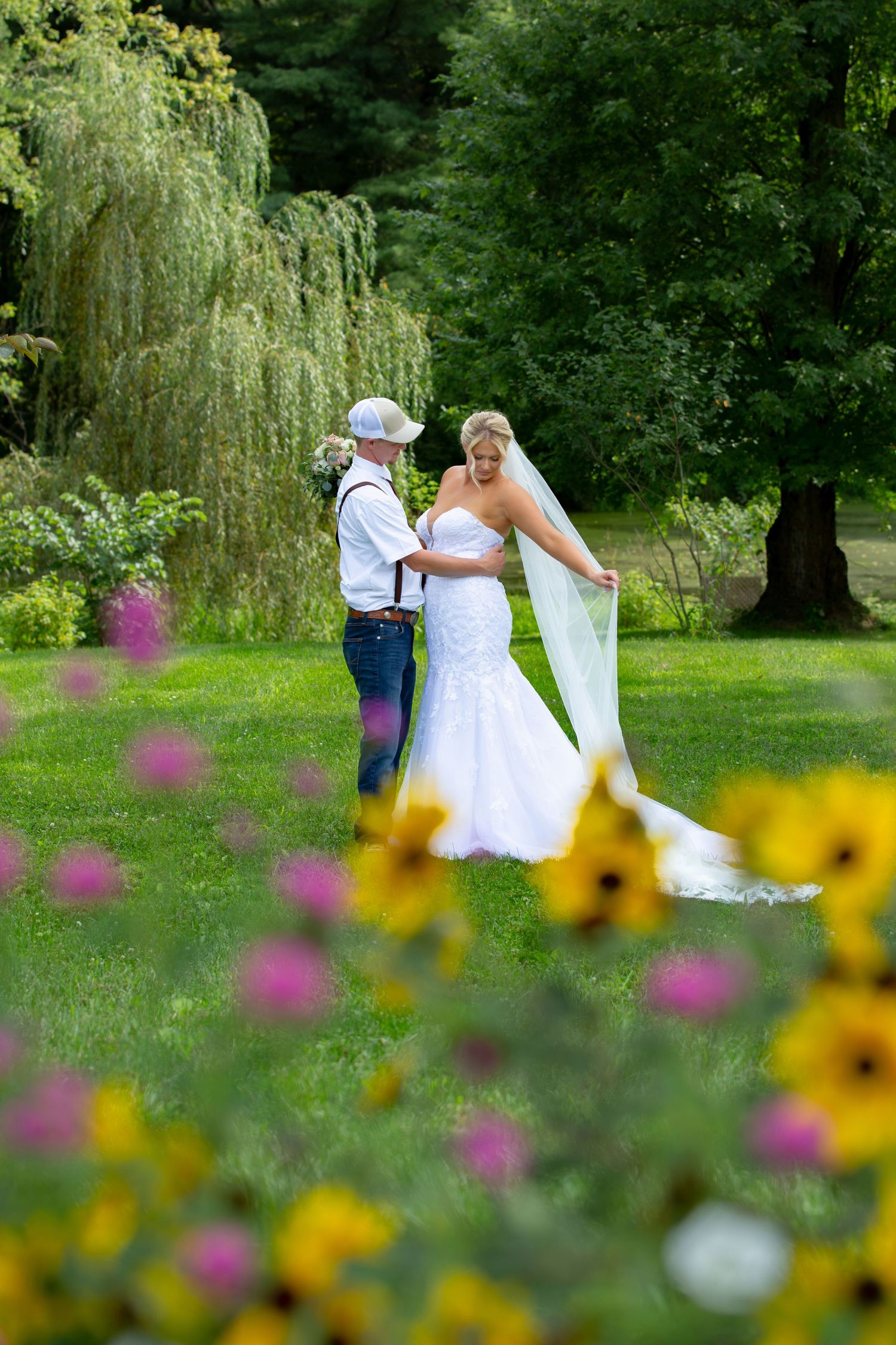 Central Pennsylvania Wedding, Engagement & Elopement Photographer

Promise Farm Manheim PA