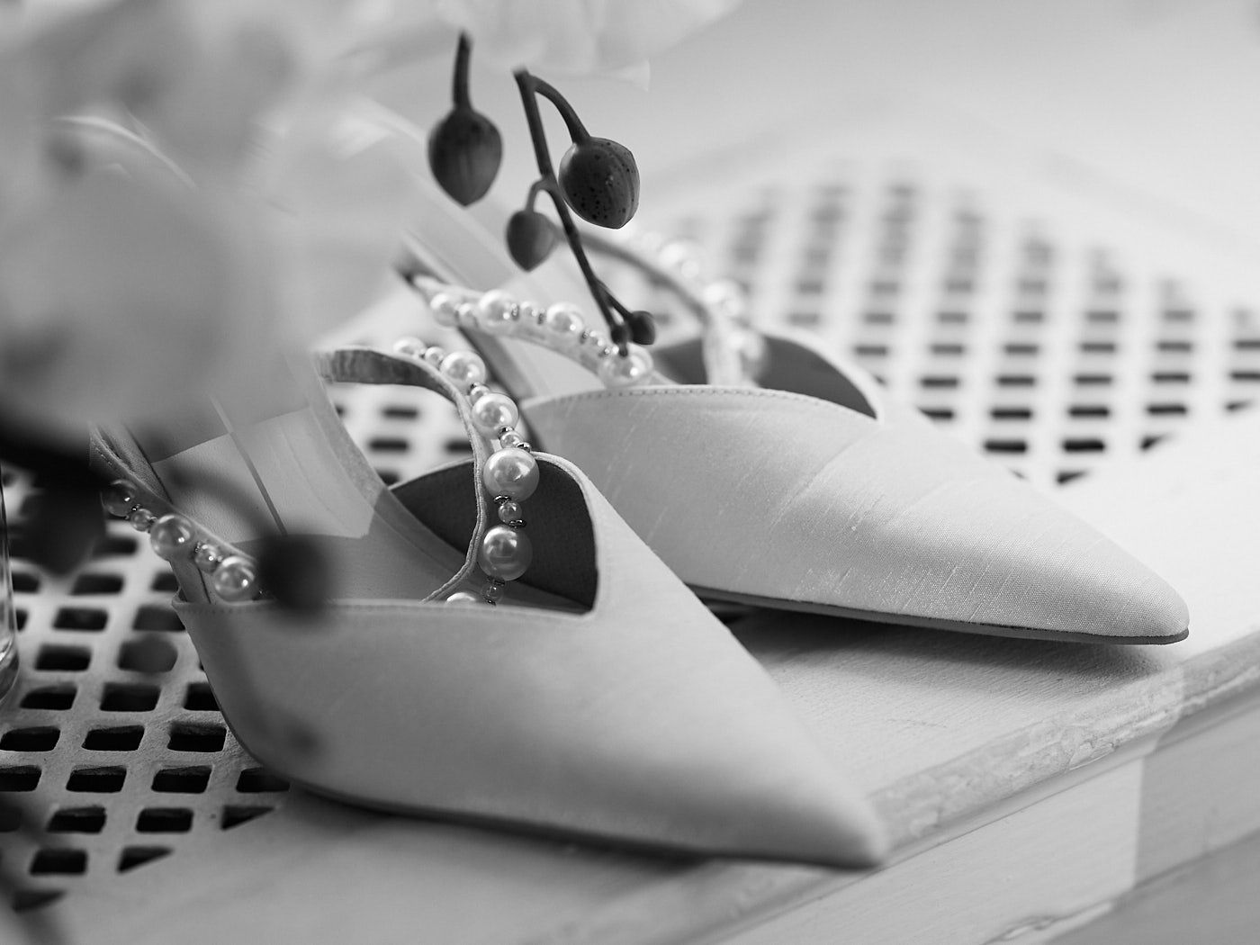Modern bridal details at a luxury wedding in Riga