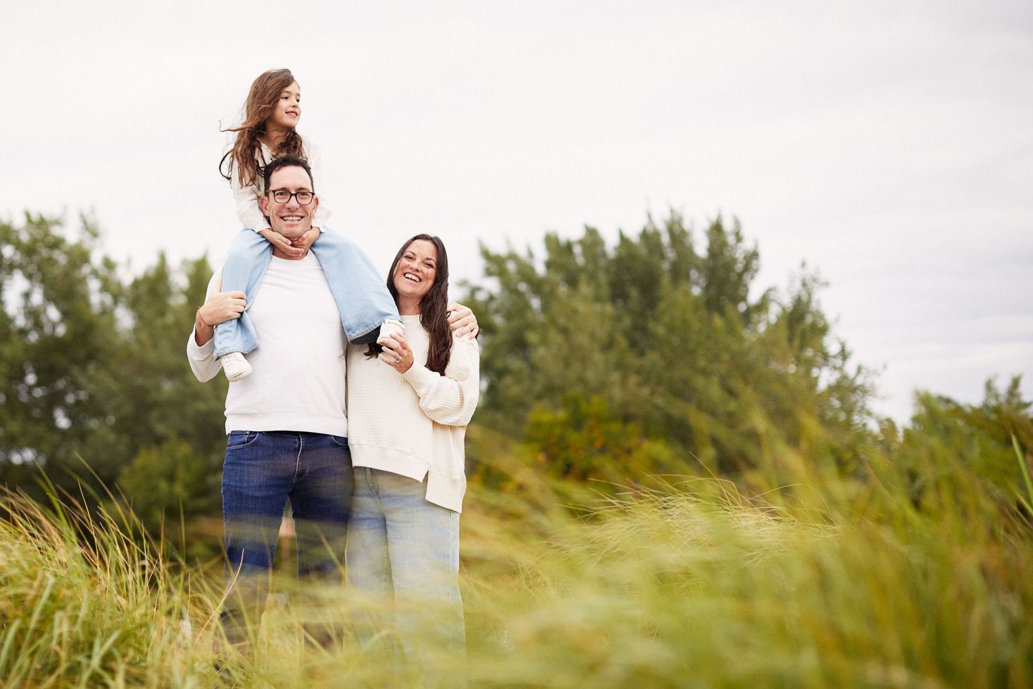 Family outdoor photoshoot.