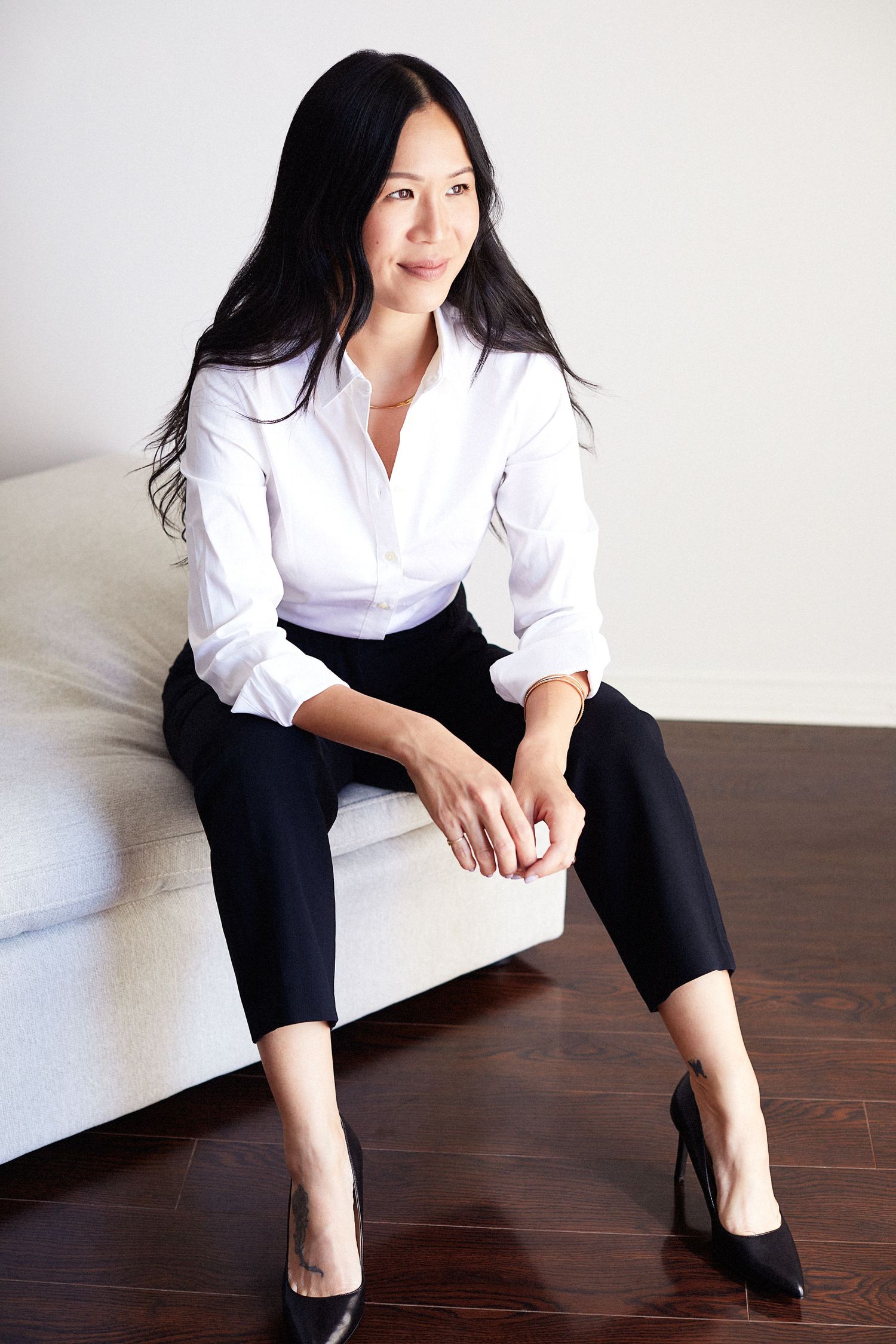 Portrait of a hairdresser for her social media and website.
