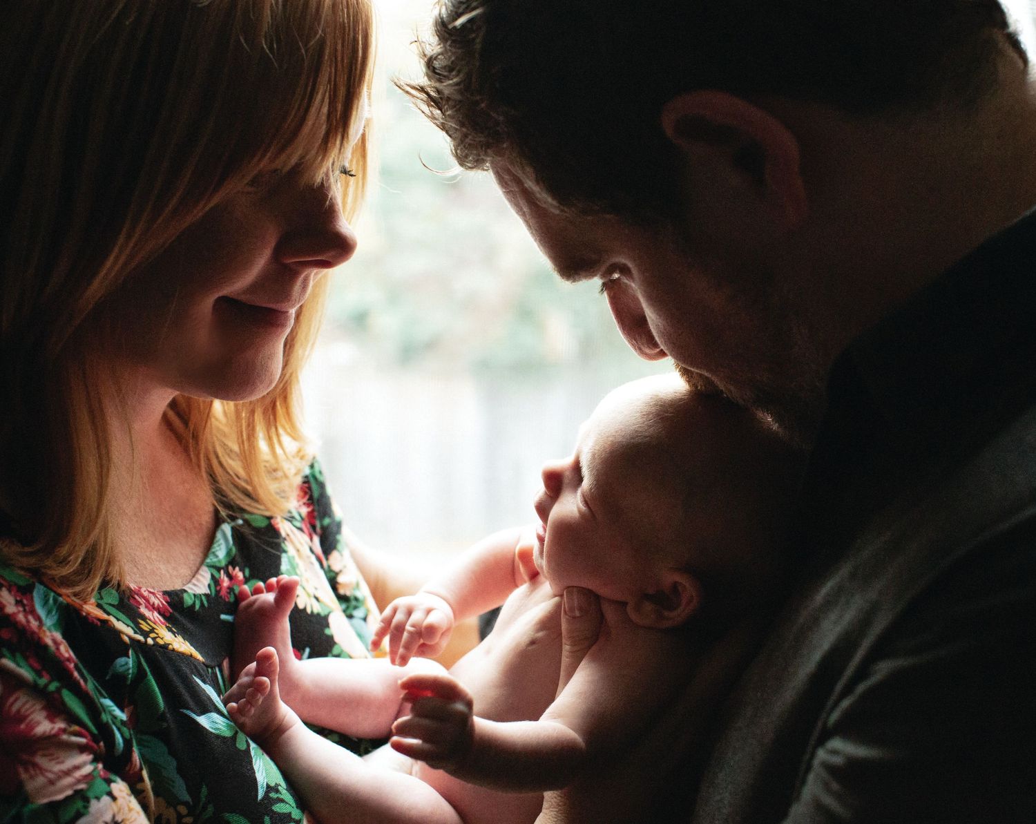 Family photo session with new baby.