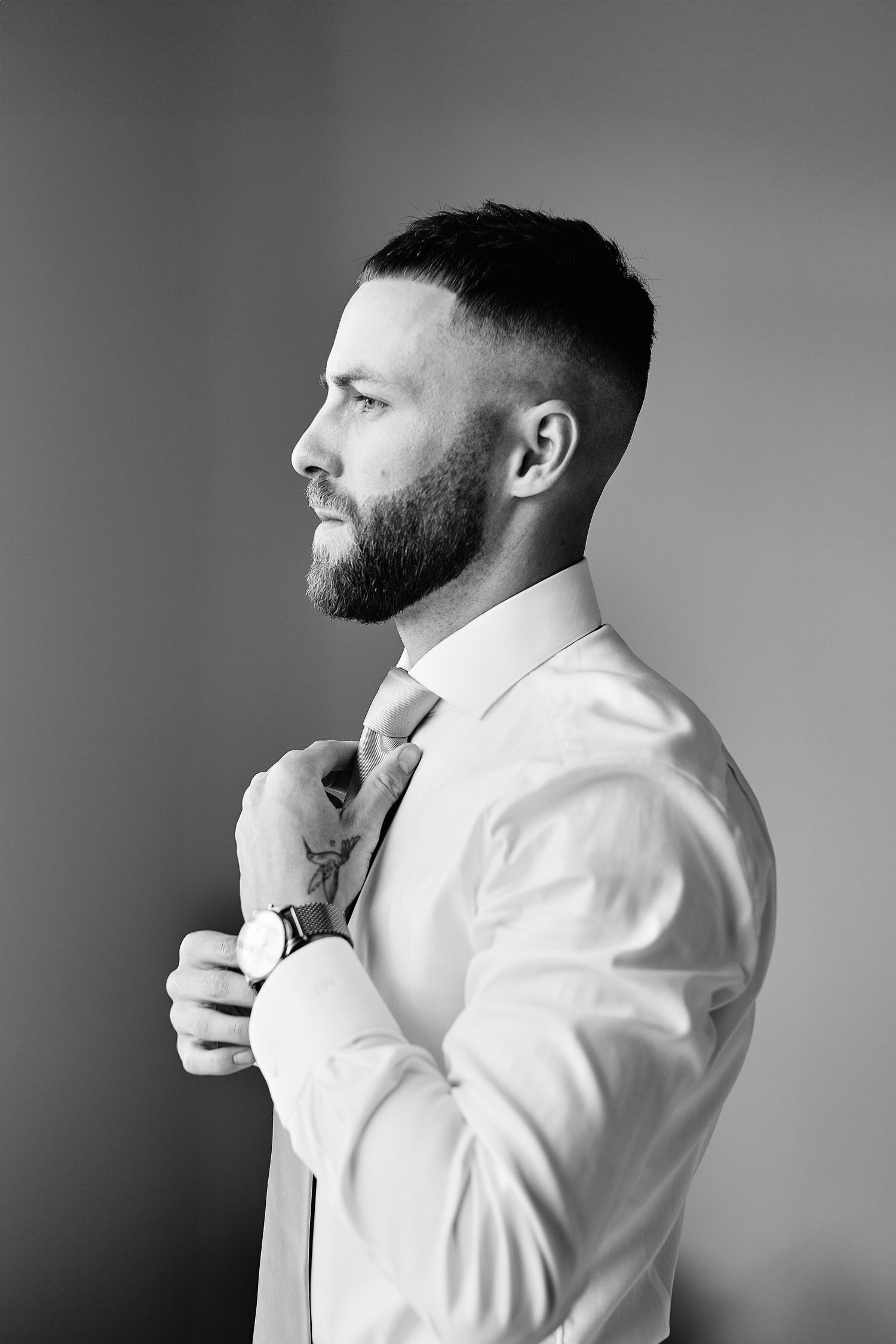 Portrait of groom.