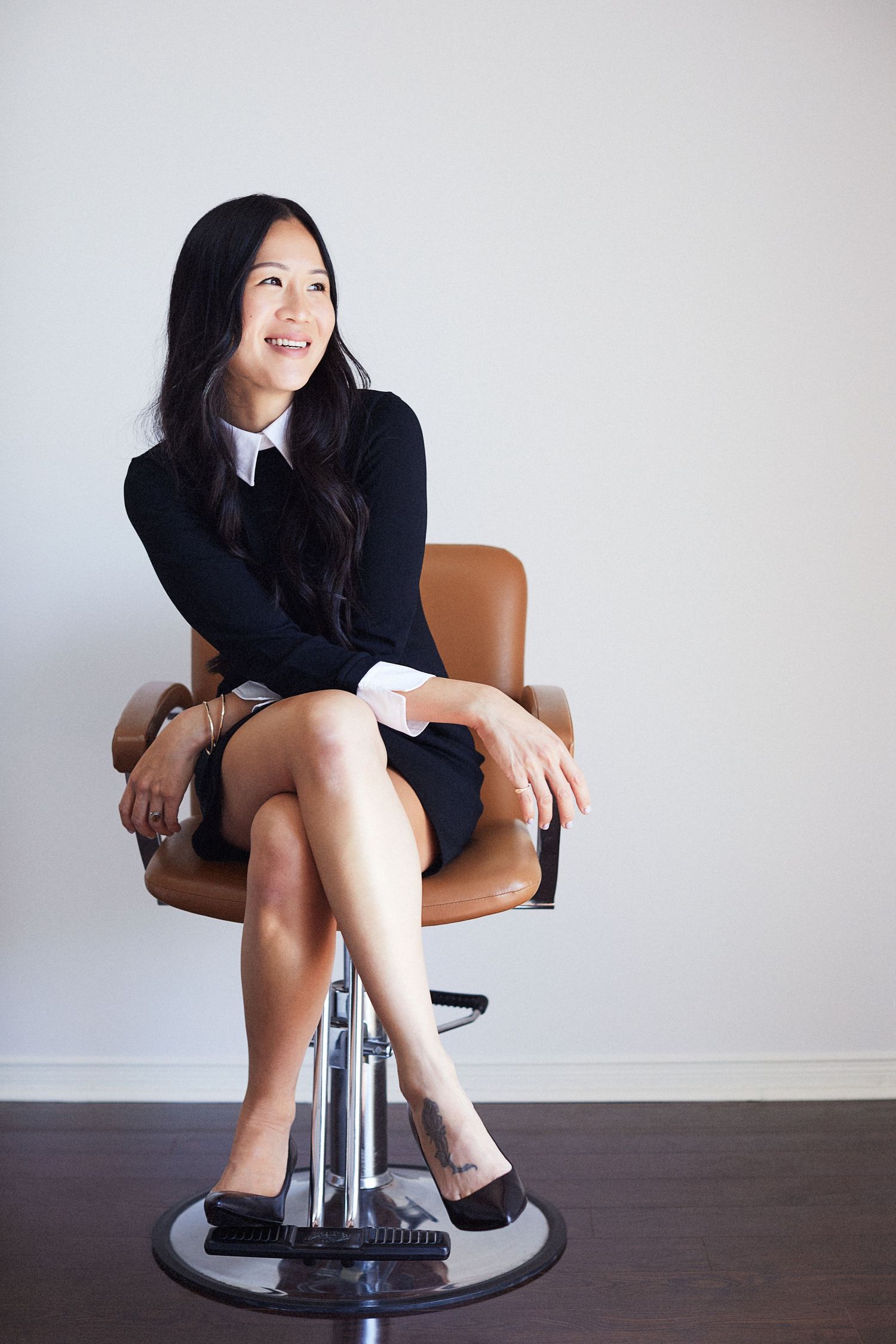 Portrait of a hairdresser for her social media and website.