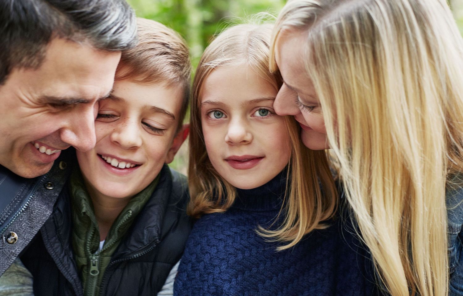 Family outdoor photoshoot.
