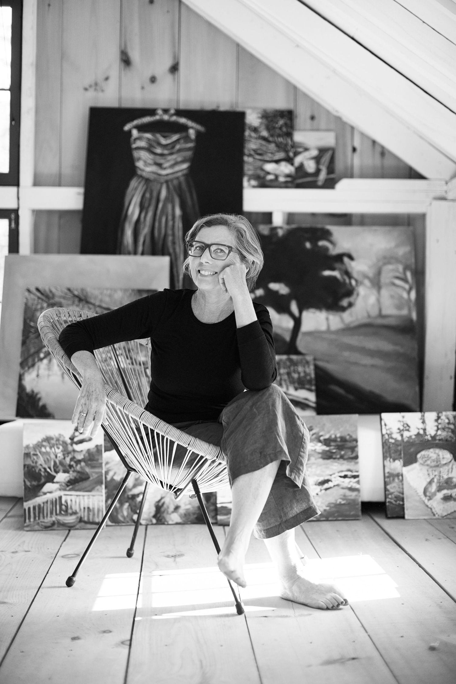 Artist and artist's studio imagery.
