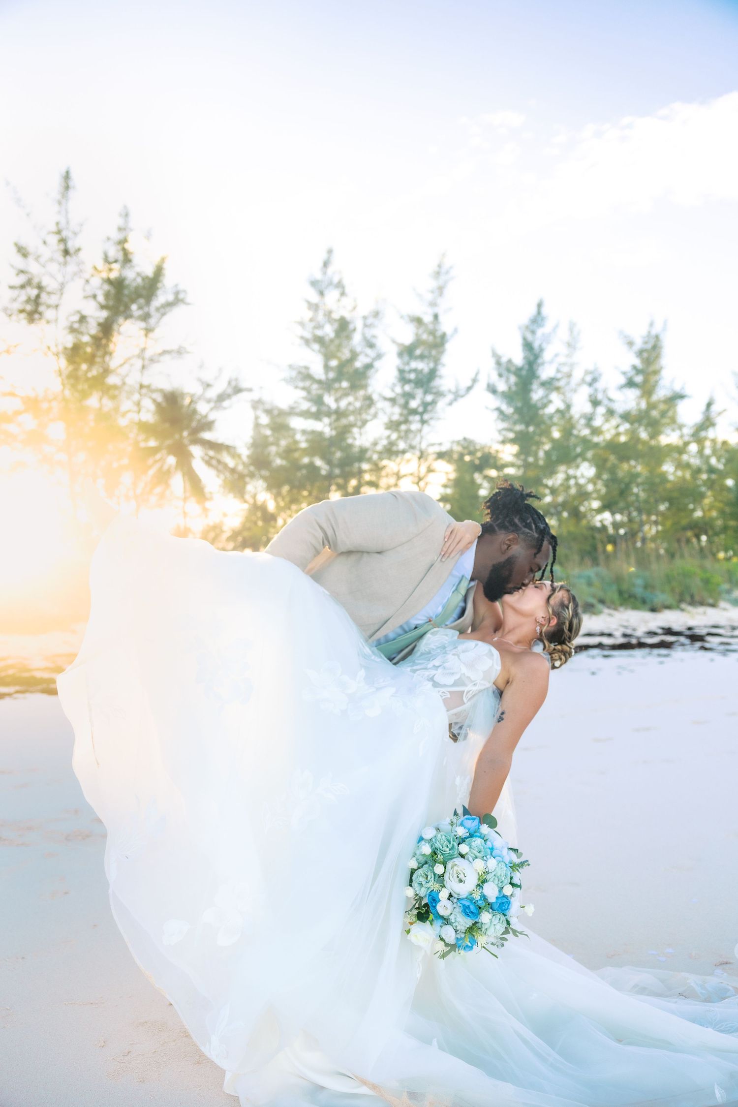 Eleuthera bahamas destination wedding photographer capturing beautiful image in the bahamas and all islands like abaco Nassau Freeport exuma