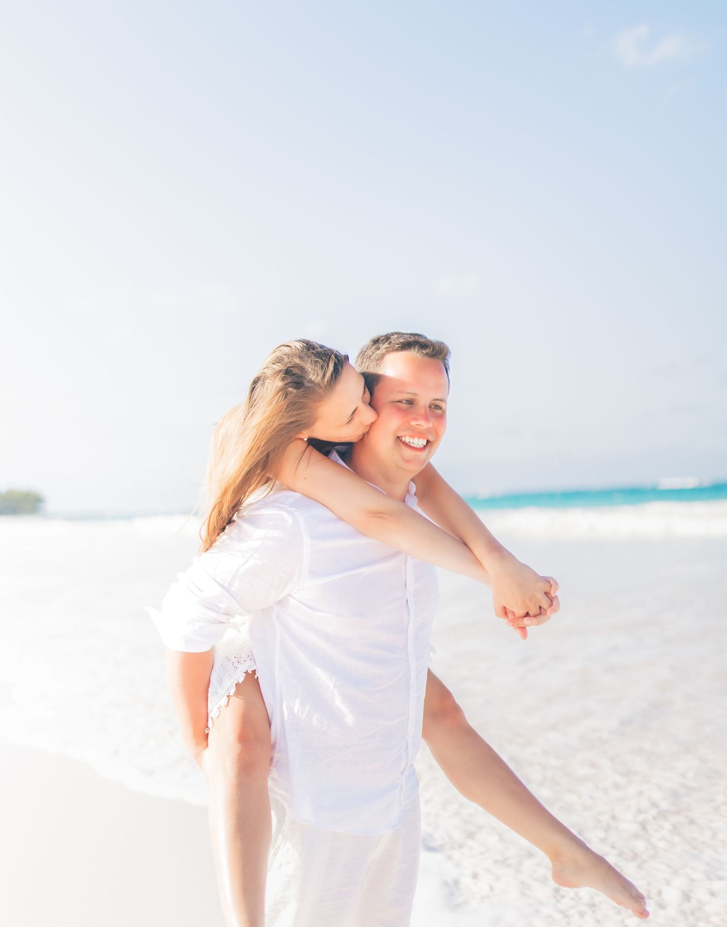 vacation couple photos in Eleuthera  bahamas