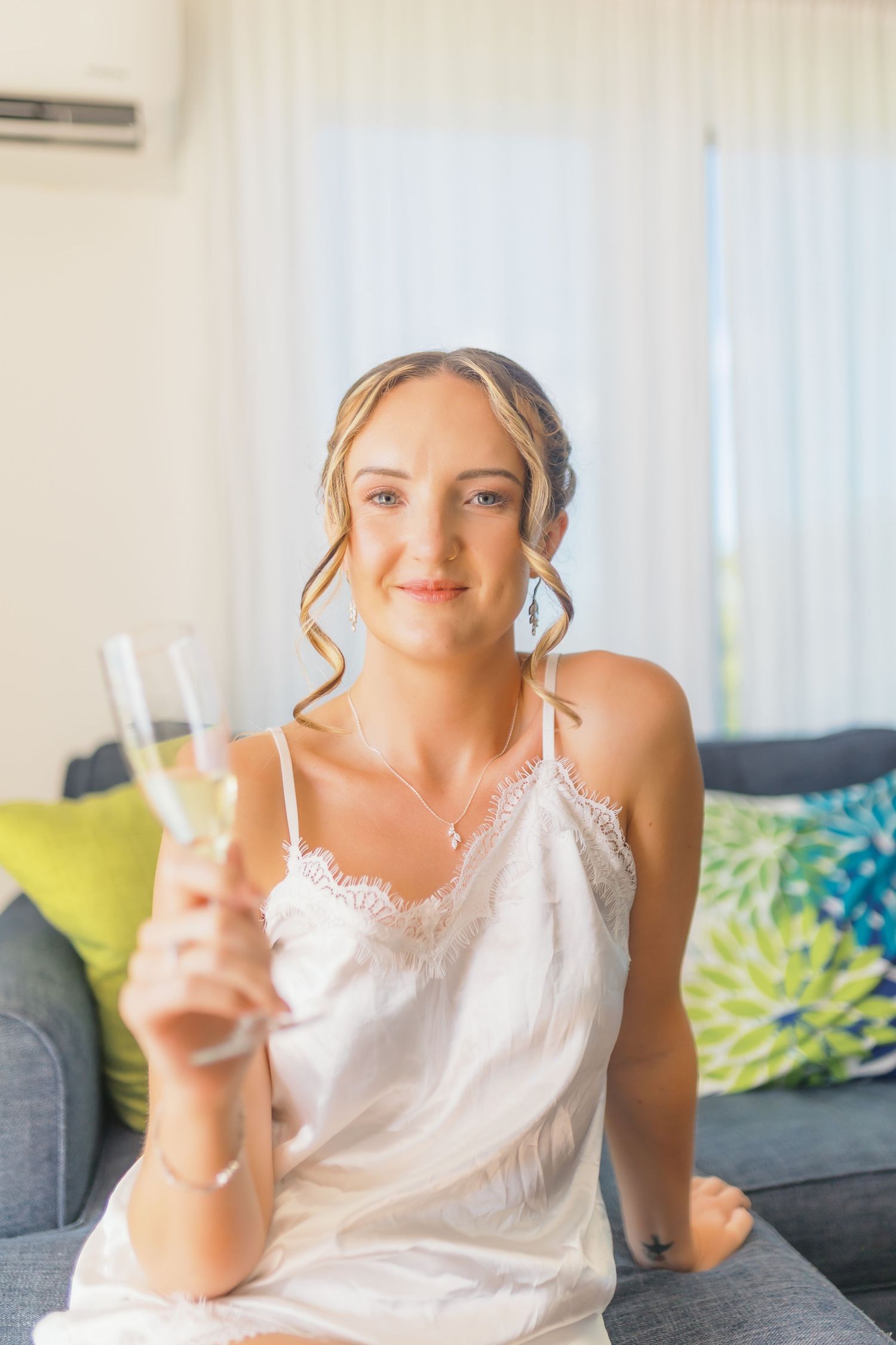 wedding day in Eleuthera bahamas getting ready photos