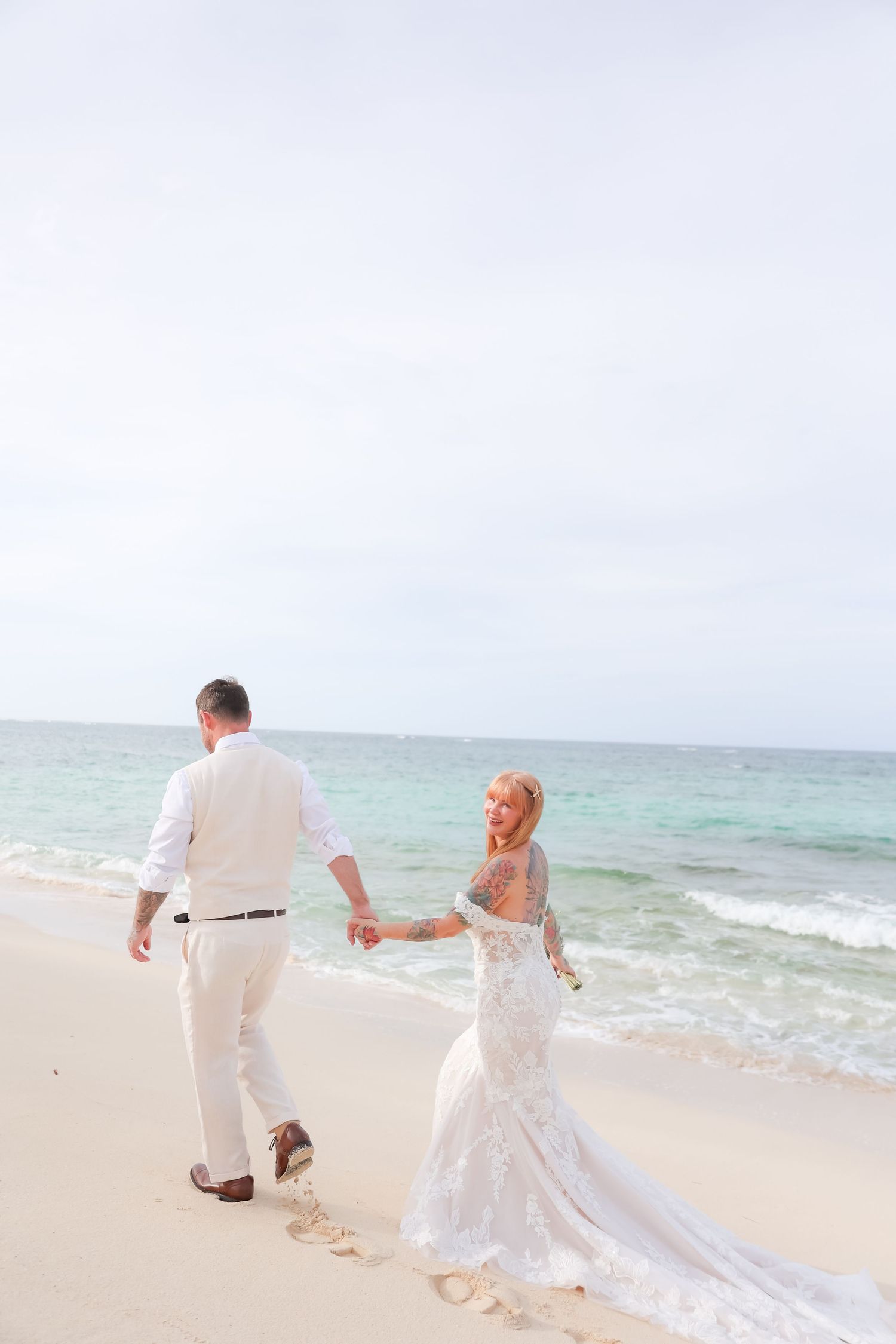 wedding photos at potlatch resort in Eleuthera bahamas wedding destination