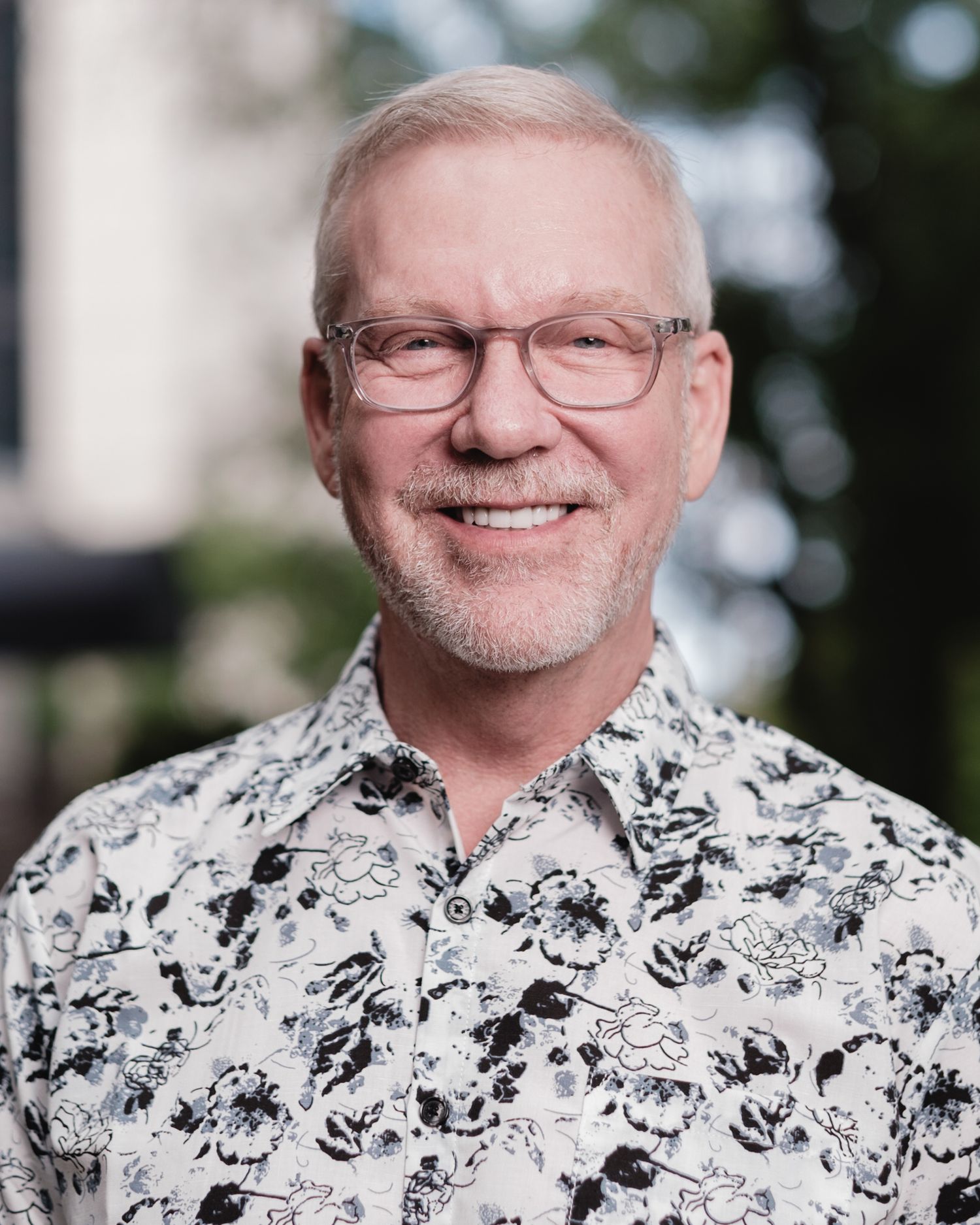 Business Professional headshot of Chiropractor Dr. Larry Thomas by Kate Hailey