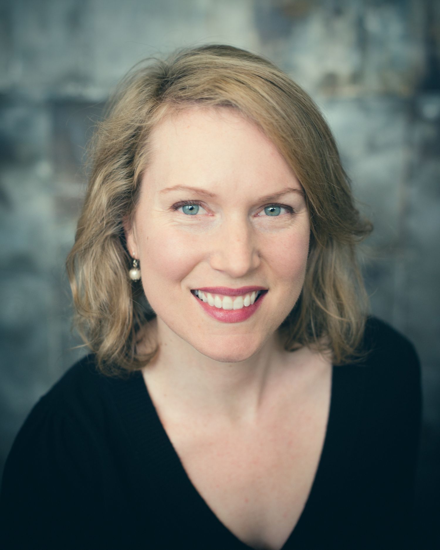 Professional Dancer Headshot of Jennifer Nelson by Kate Hailey, Seattle Headshot Photographer