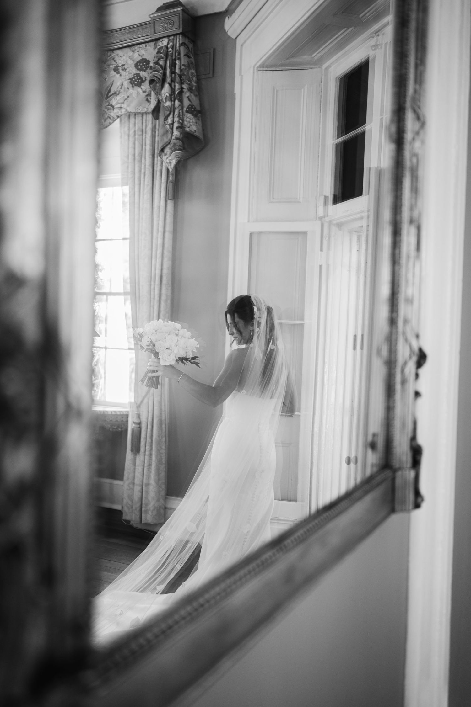 William Aiken House wedding photos from a top Charleston wedding photographer. See more timeless and candid wedding photos William Aiken