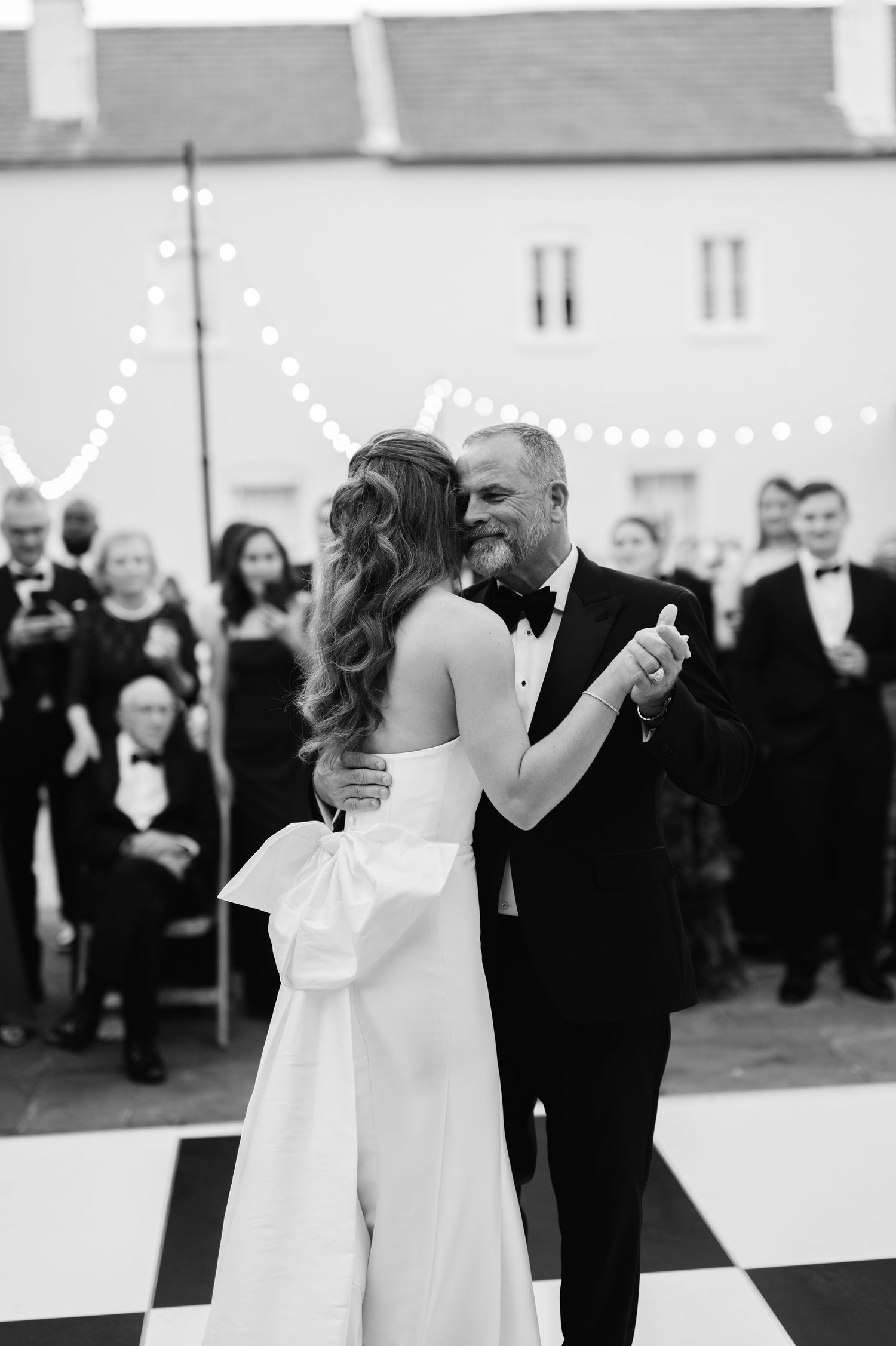 William Aiken House wedding photos from a top Charleston wedding photographer. See more timeless and candid wedding photos William Aiken