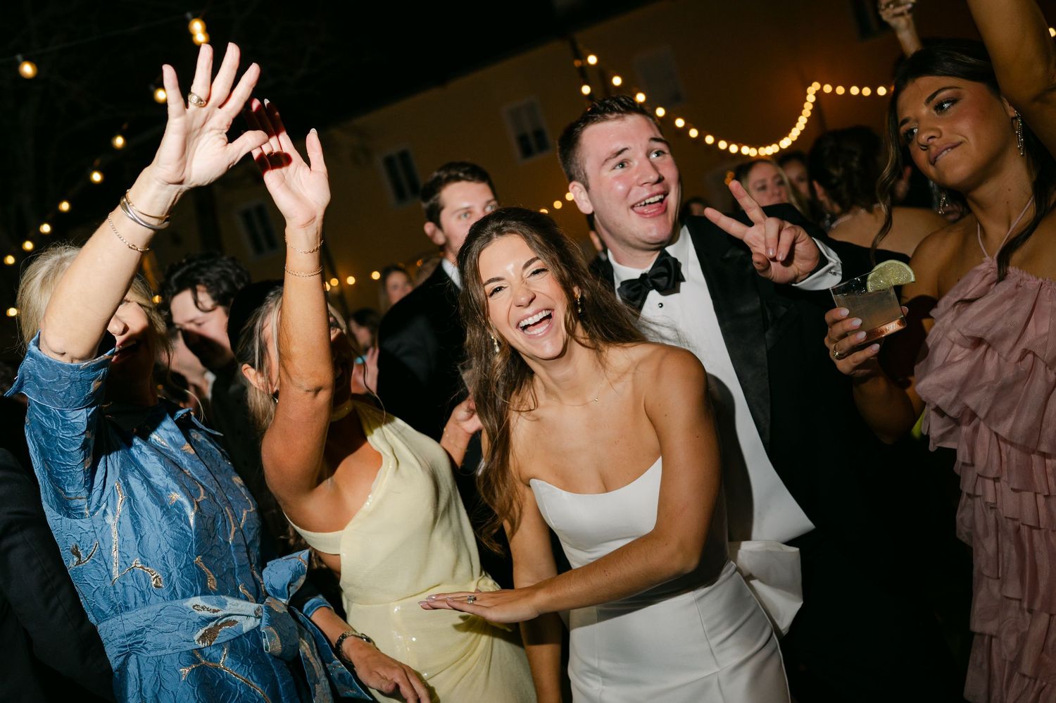 William Aiken House wedding photos from a top Charleston wedding photographer. See more timeless and candid wedding photos William Aiken
