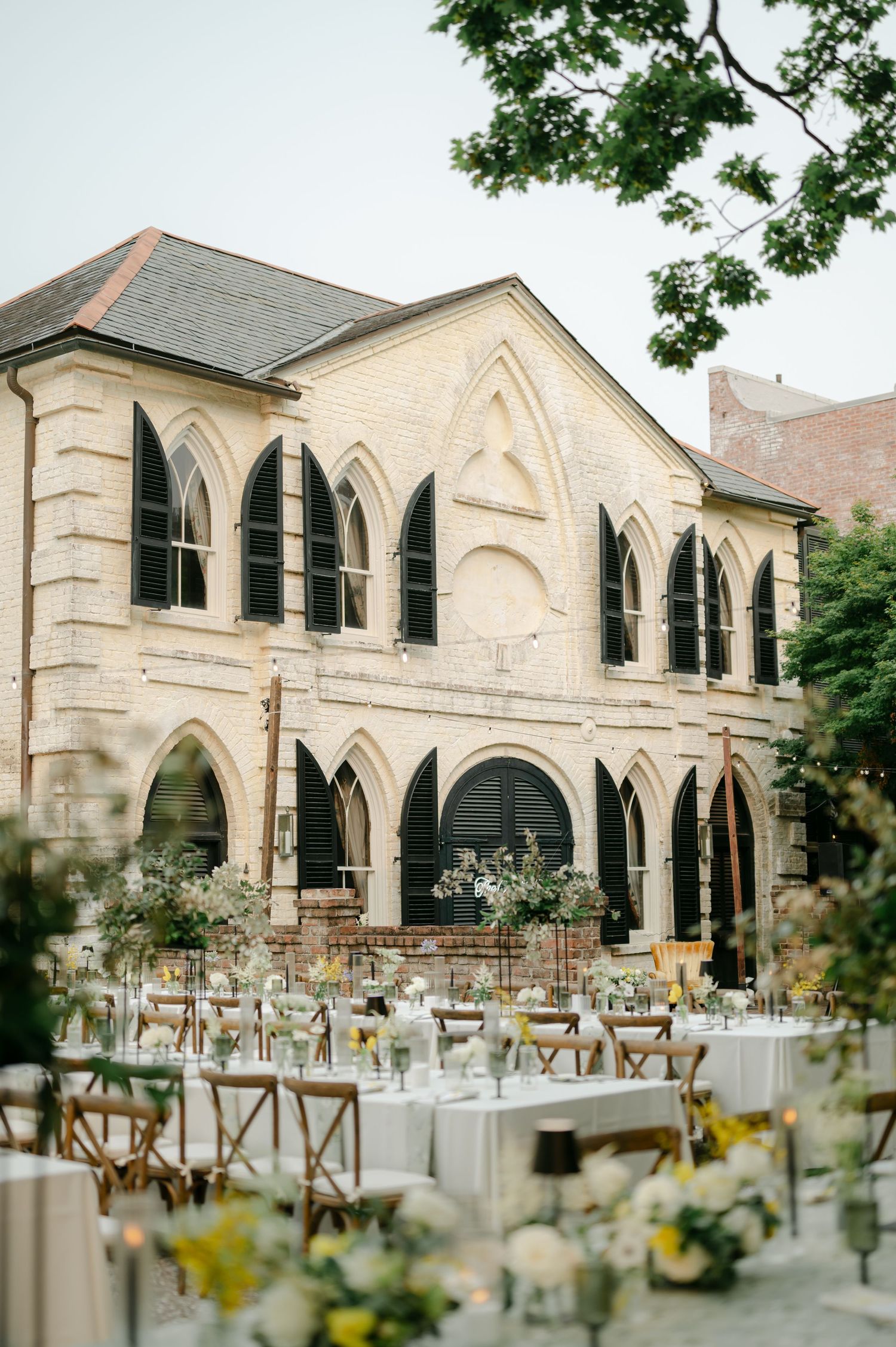 William Aiken House wedding photography captured by candid, timeless Charleston wedding photographer, Allison Hanson Photography