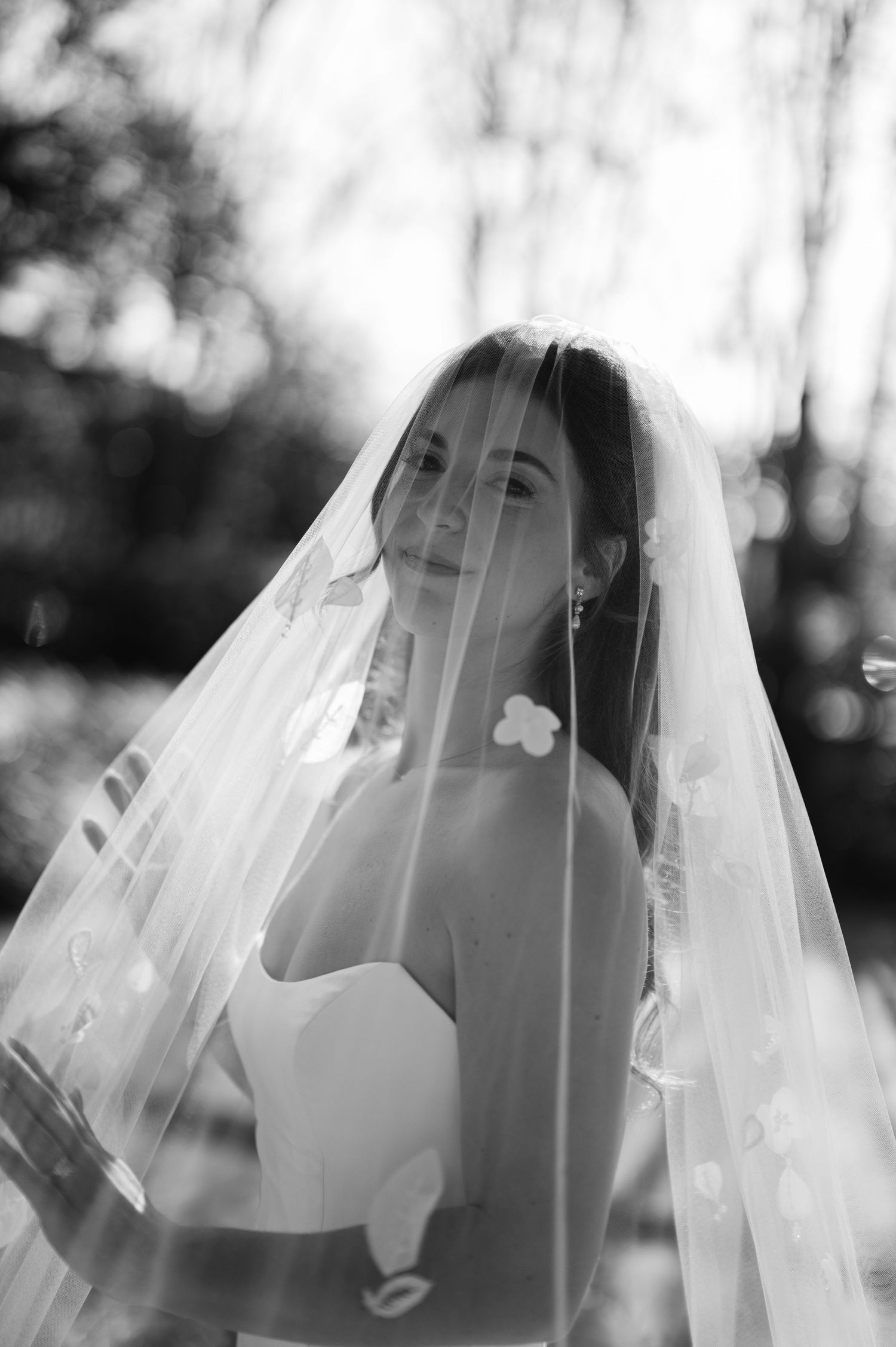 William Aiken House wedding photos from a top Charleston wedding photographer. See more timeless and candid wedding photos William Aiken