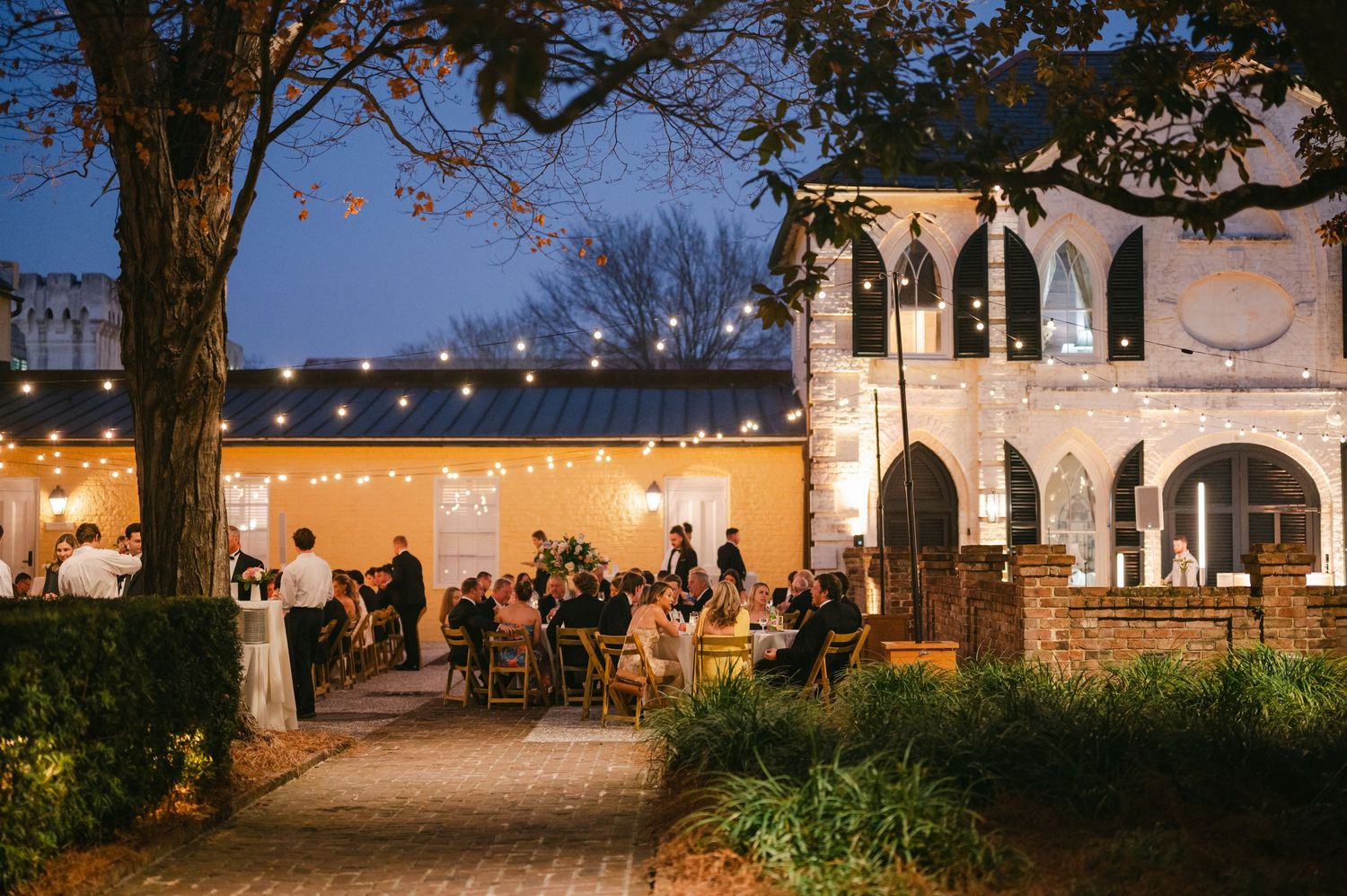 William Aiken House wedding photos from a top Charleston wedding photographer. See more timeless and candid wedding photos William Aiken
