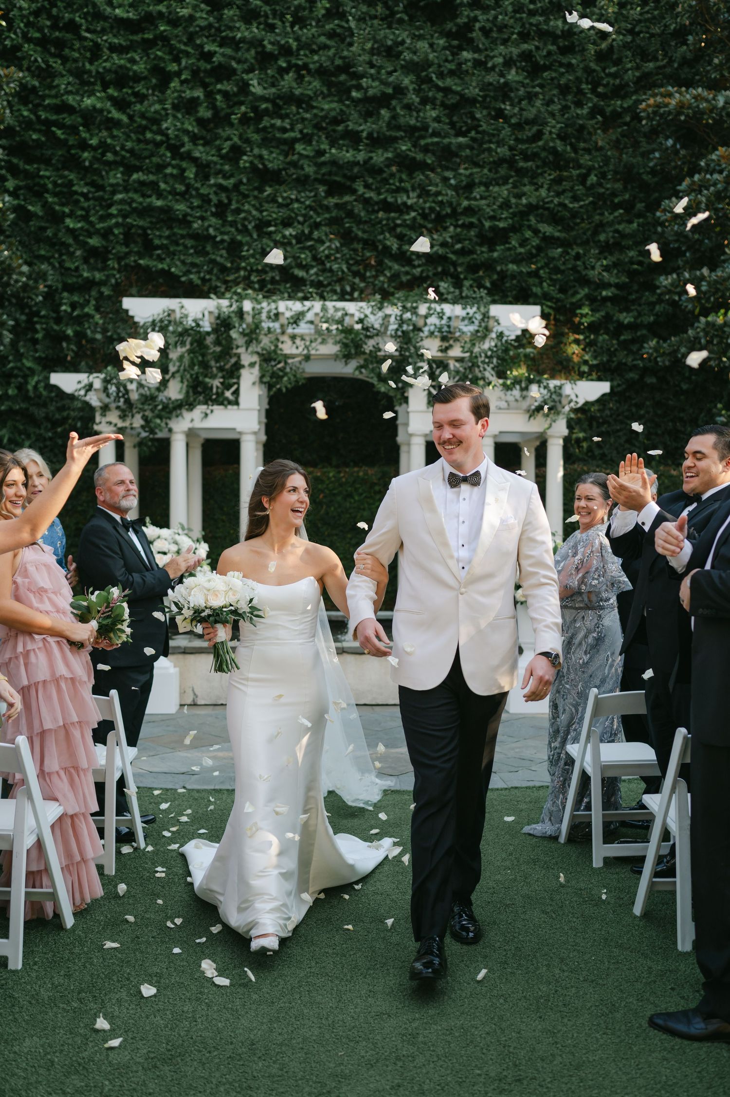 William Aiken House wedding photos from a top Charleston wedding photographer. See more timeless and candid wedding photos William Aiken