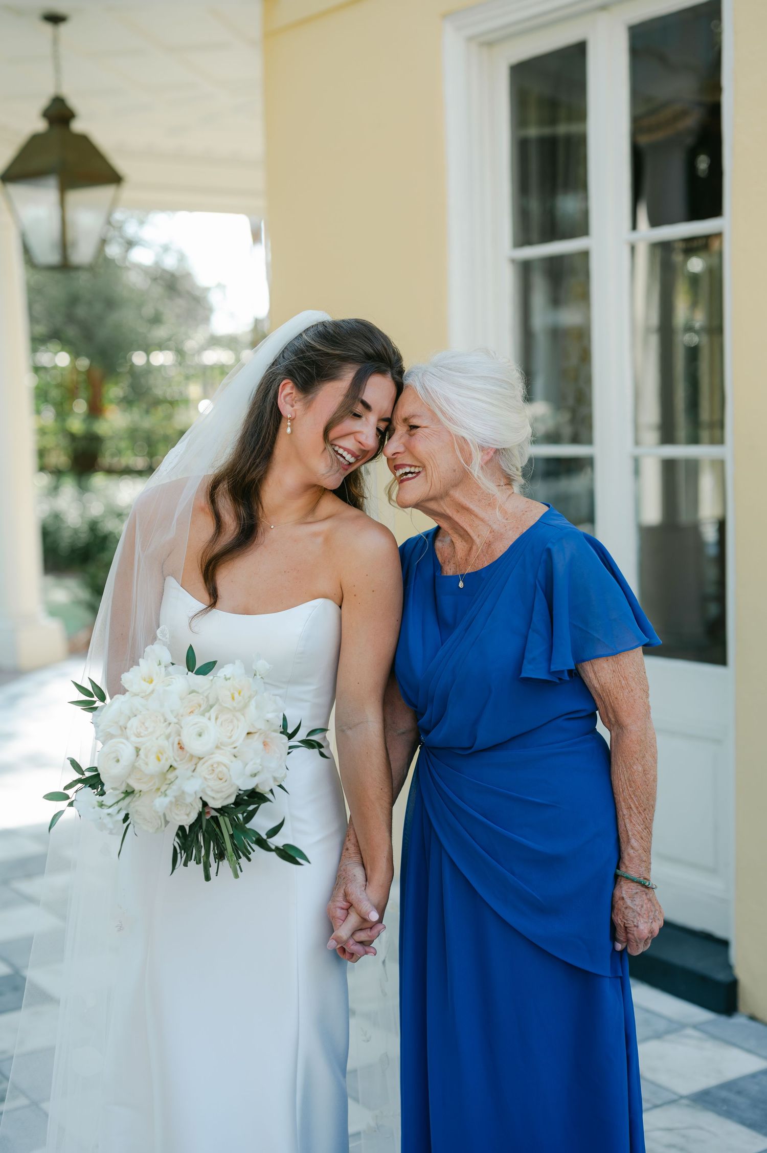 William Aiken House wedding photos from a top Charleston wedding photographer. See more timeless and candid wedding photos William Aiken