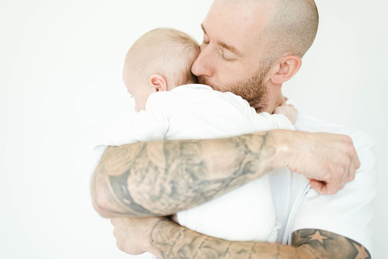 Sunshine Coast photography - in home session with dad and baby