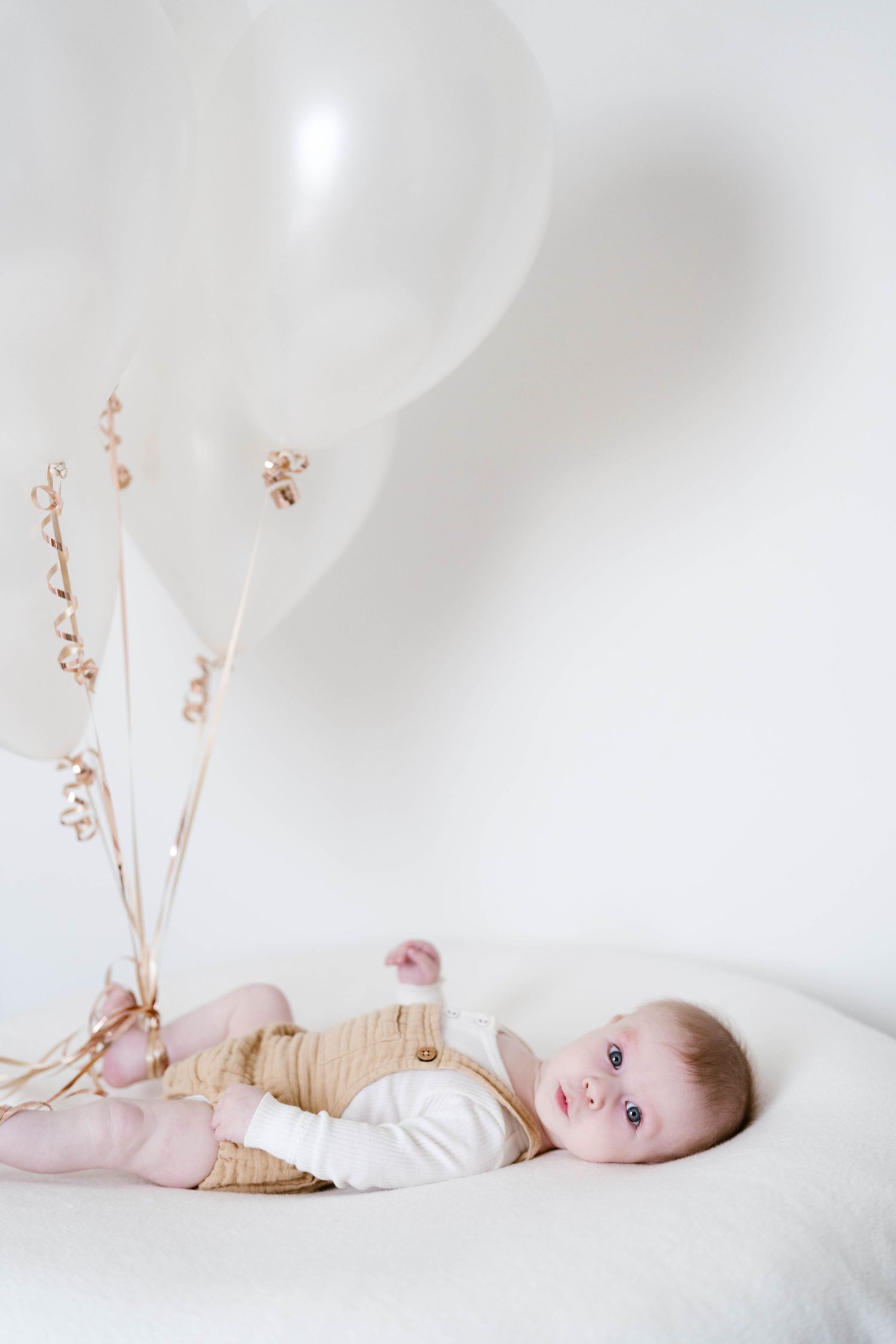Sunshine Coast photography - family in home photography session - mini session - mini milestone photography
