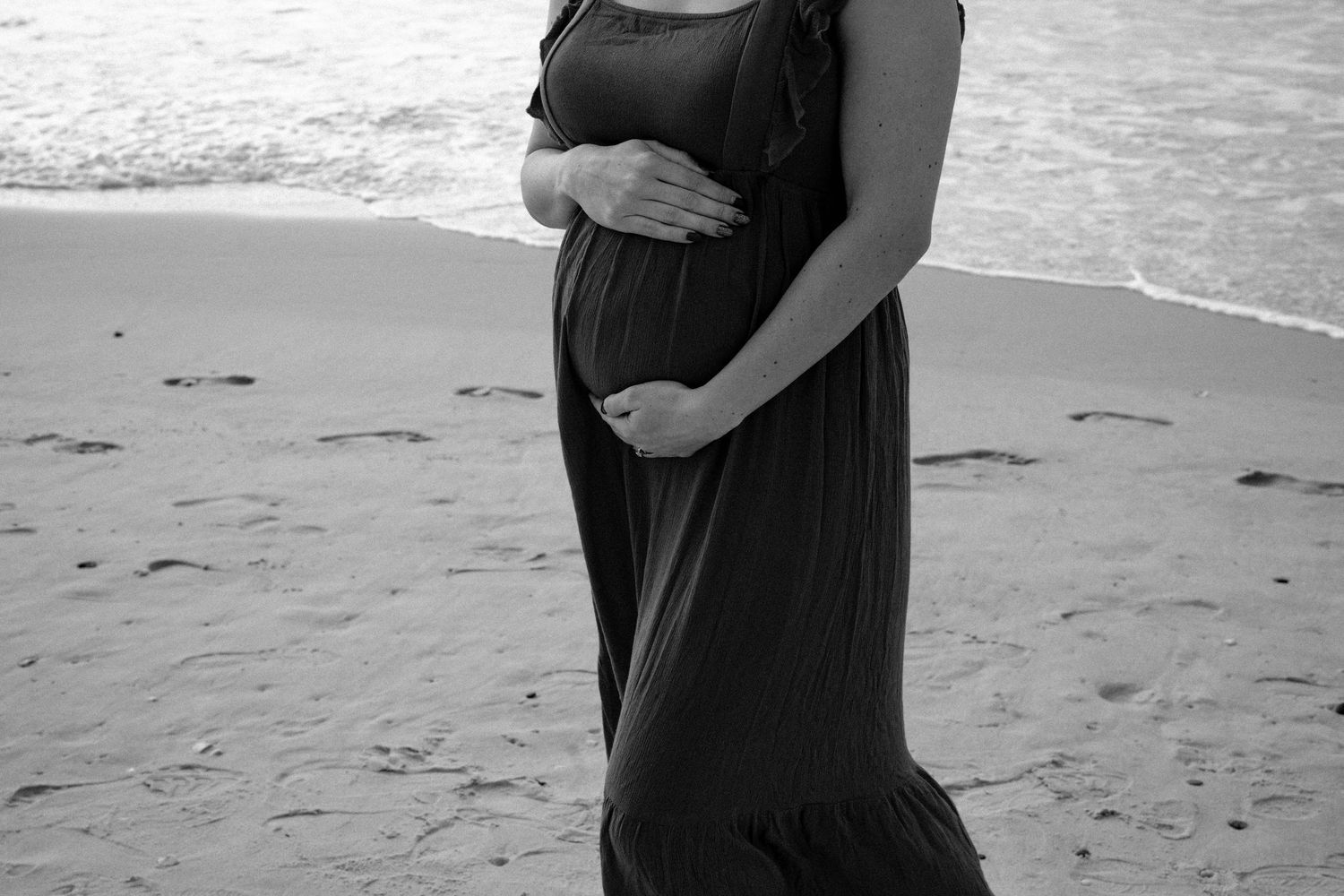 Sunshine Coast photography - outdoor maternity photography session - beach photography -  mum and baby bump