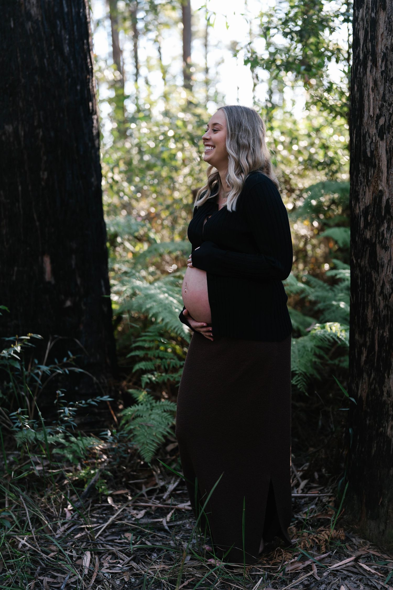 Sunshine Coast photography - outdoor maternity photography session - mum and baby bump