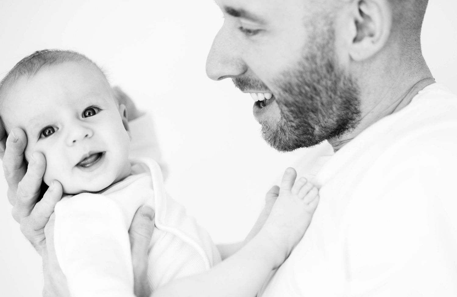 Sunshine Coast photography - in home session with dad and baby - family photography