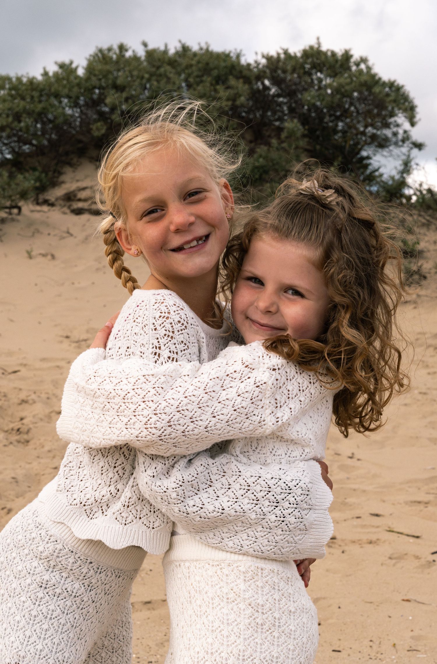 family familie fotoshoot kijkduin duinen delft strand golden hour lifestyle fotograaf caja photography