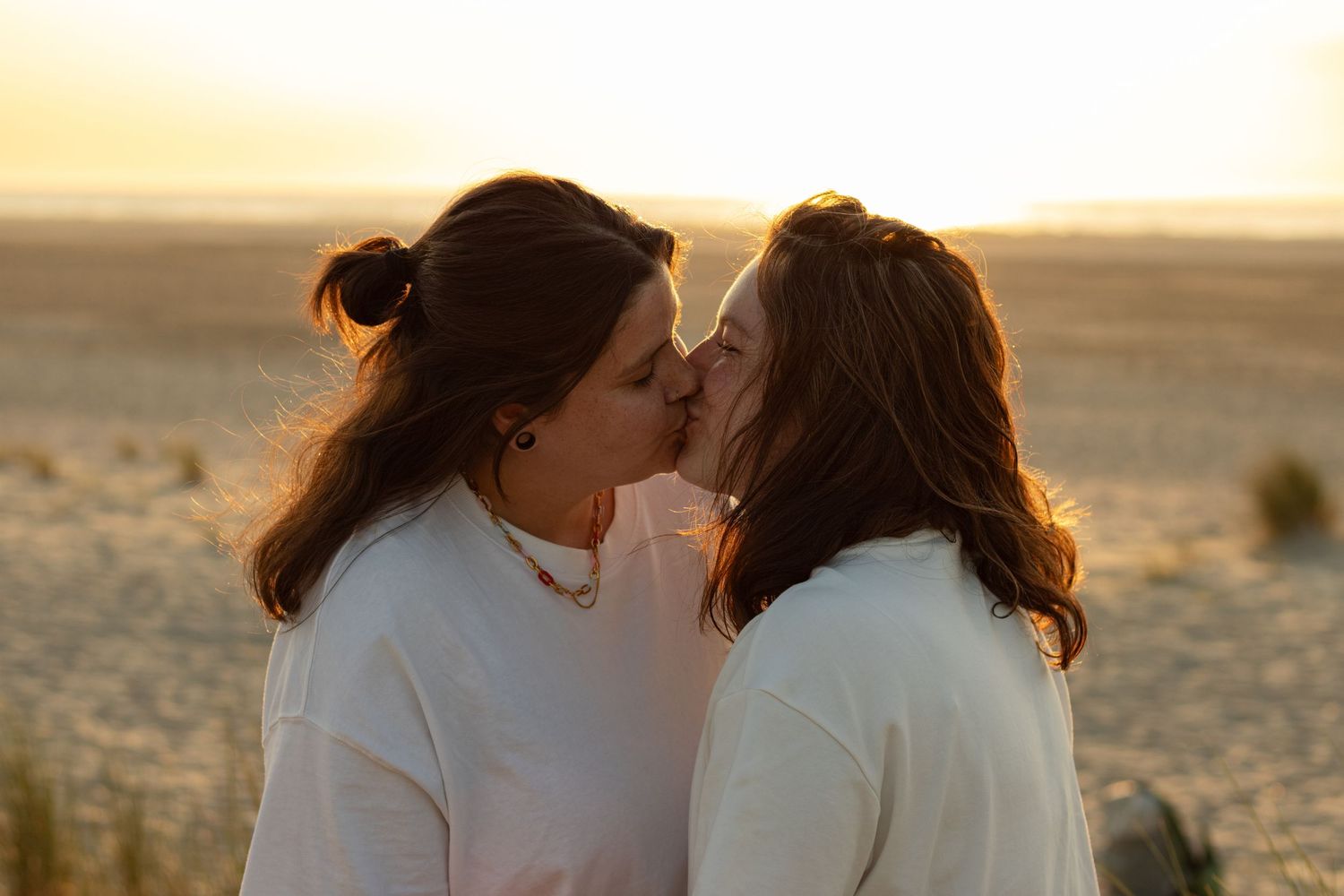 family love wedding fotoshoot kijkduin delft strand golden hour lifestyle fotograaf caja photography