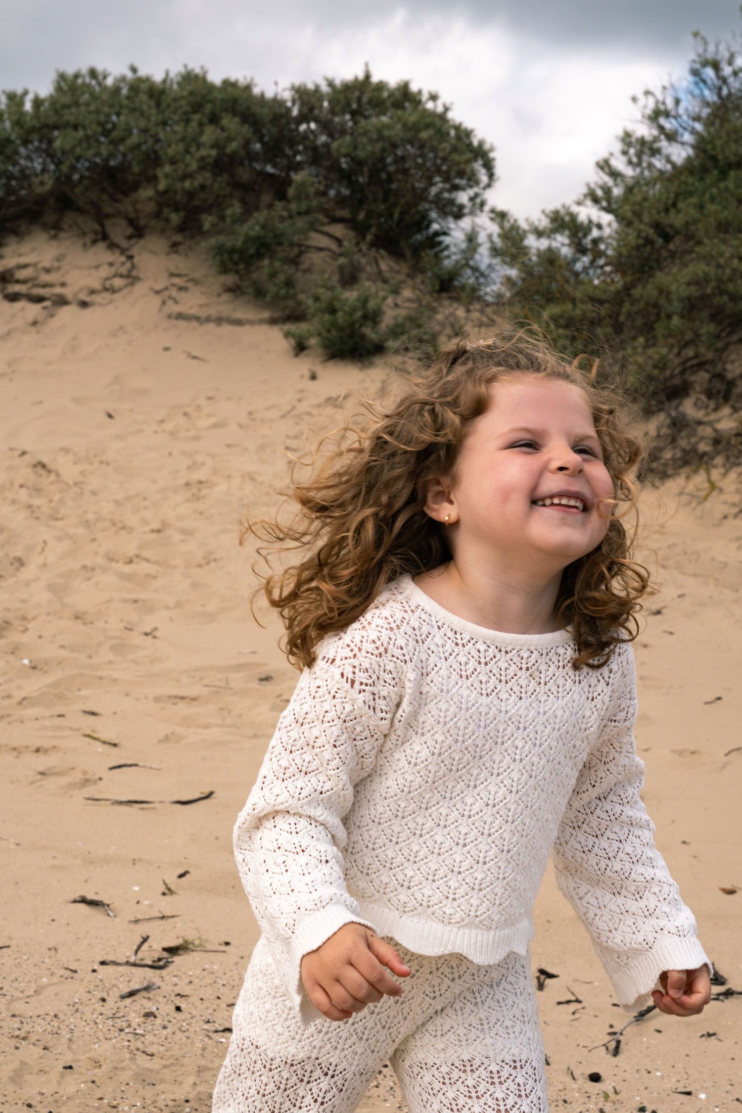 family familie fotoshoot kijkduin duinen delft strand golden hour lifestyle fotograaf caja photography