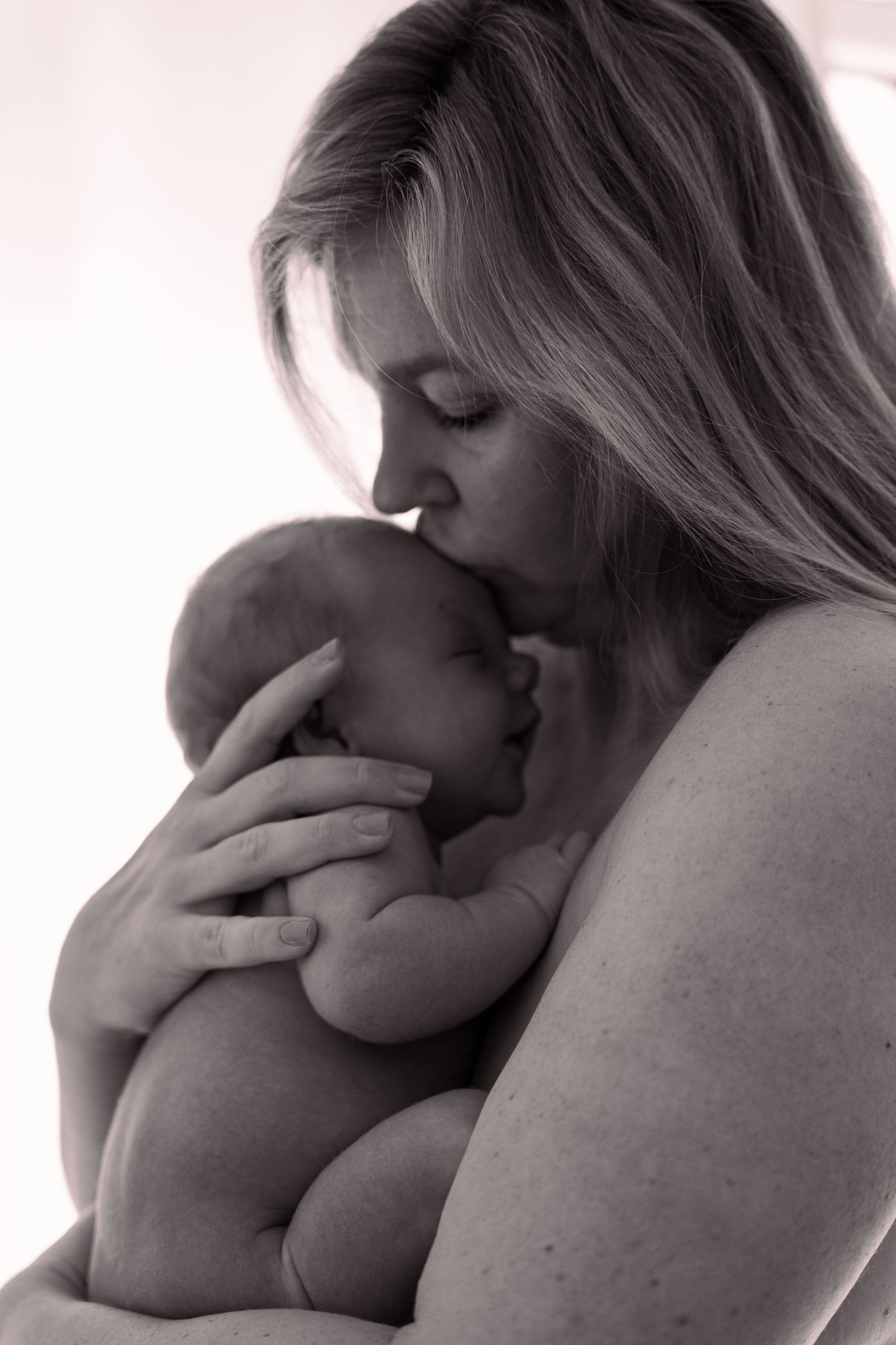 newborn zwangerschap fotoshoot home delft nude breastfeeding borstvoeding lifestyle fotograaf caja photography